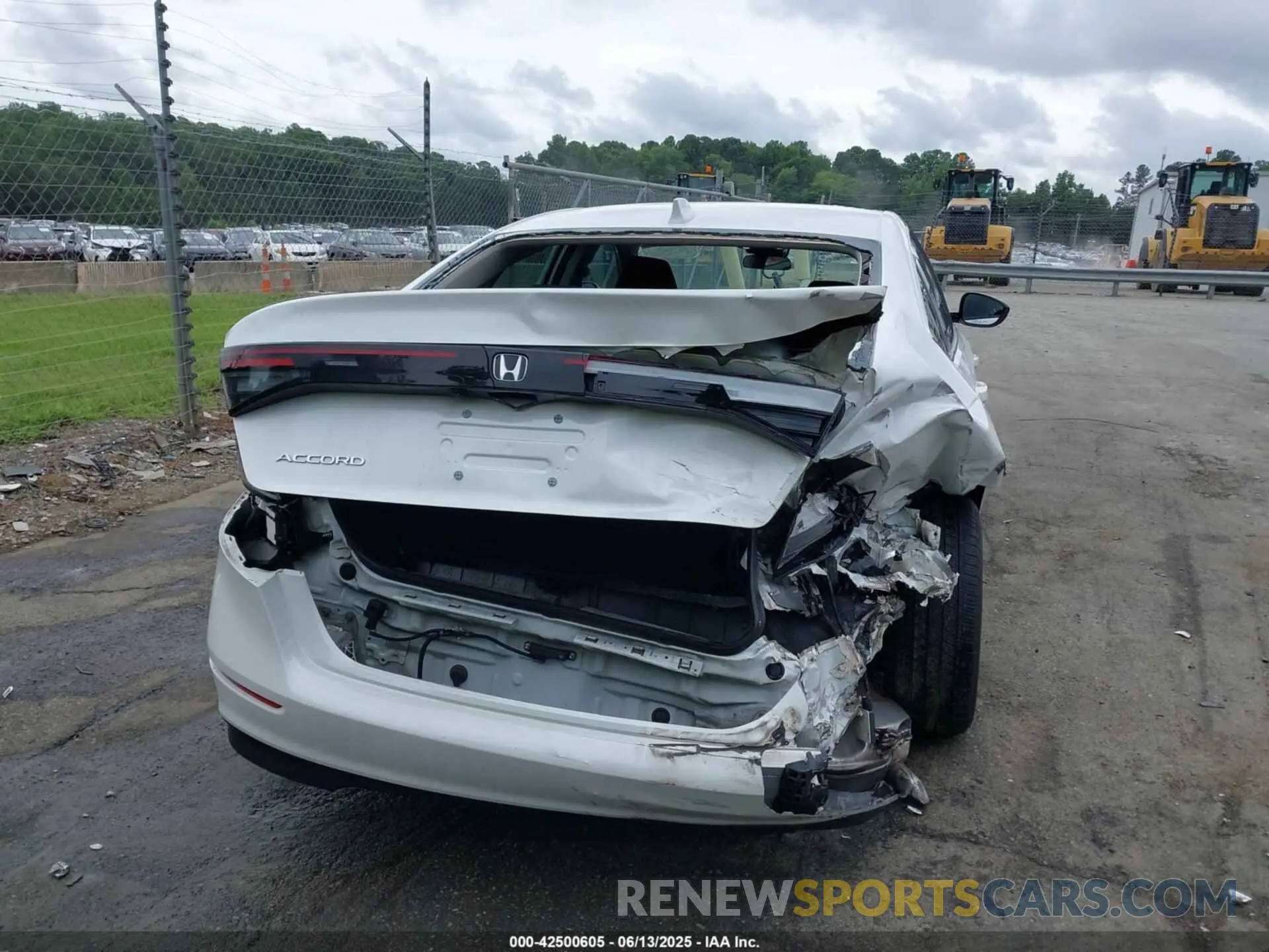 16 fotografías del automóvil dañado 1HGCY1F35RA026499 HONDA ACCORD 2024