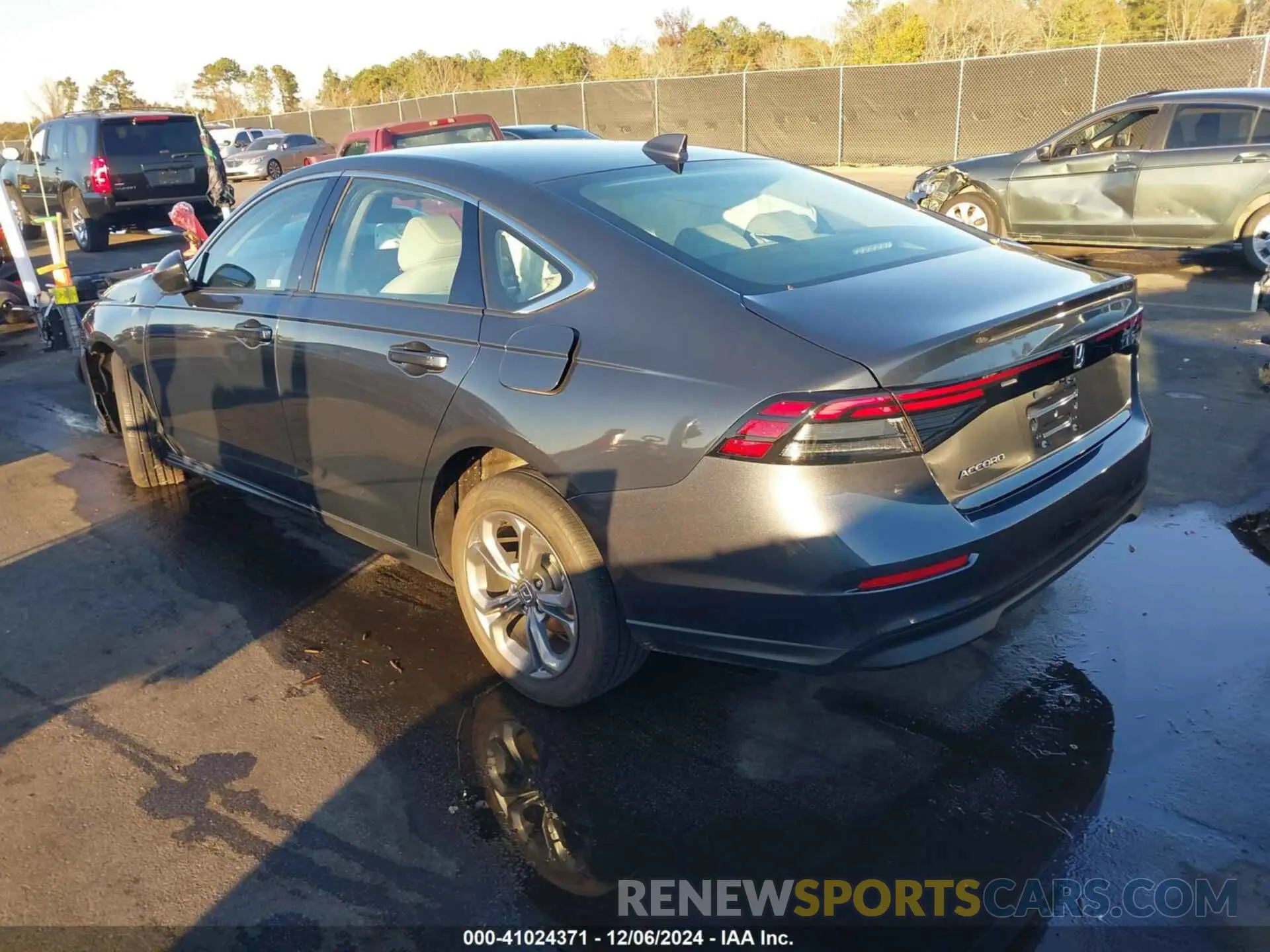 3 fotografías del automóvil dañado 1HGCY1F35RA061561 HONDA ACCORD 2024