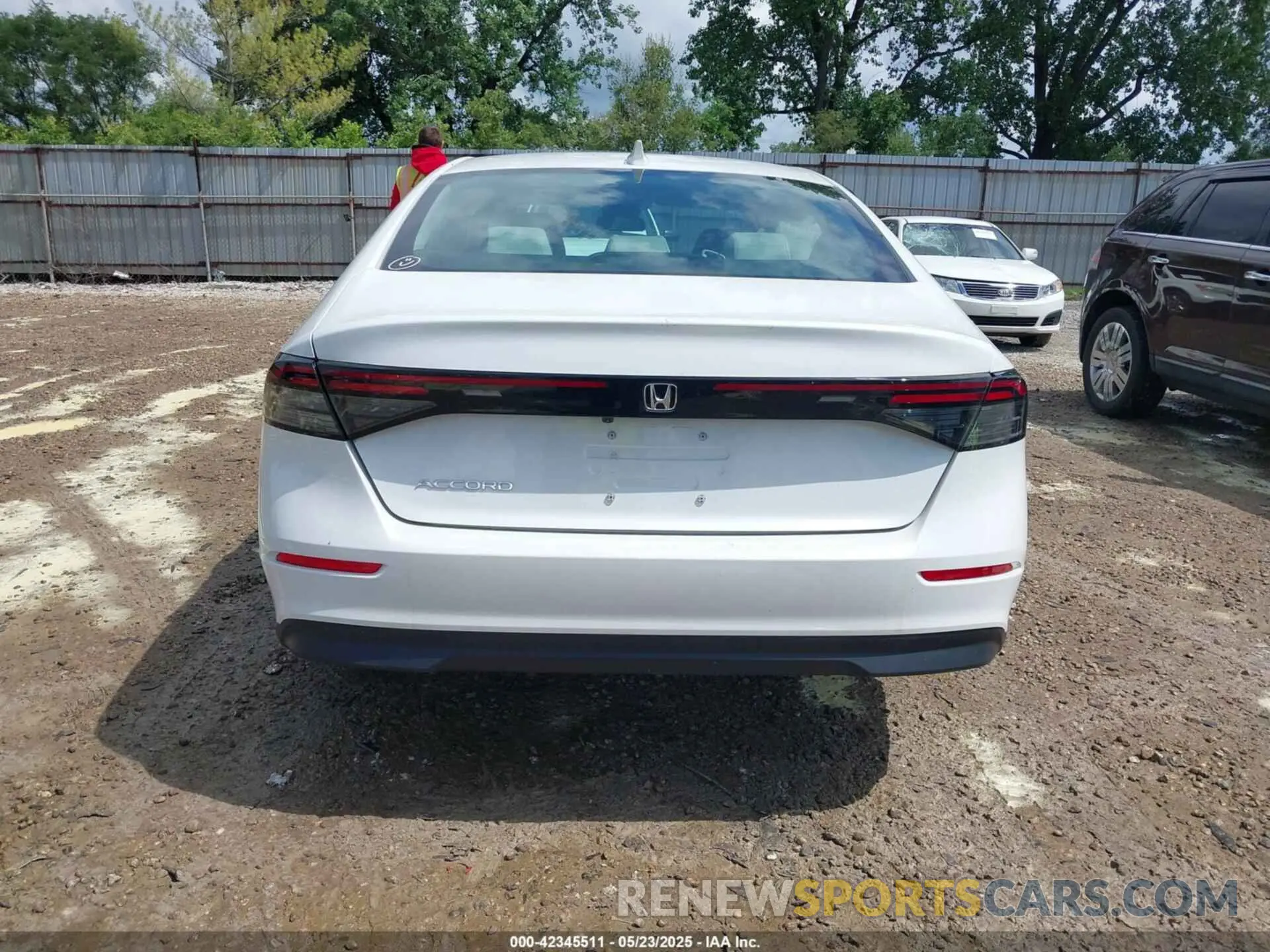 16 fotografías del automóvil dañado 1HGCY1F37RA039707 HONDA ACCORD 2024