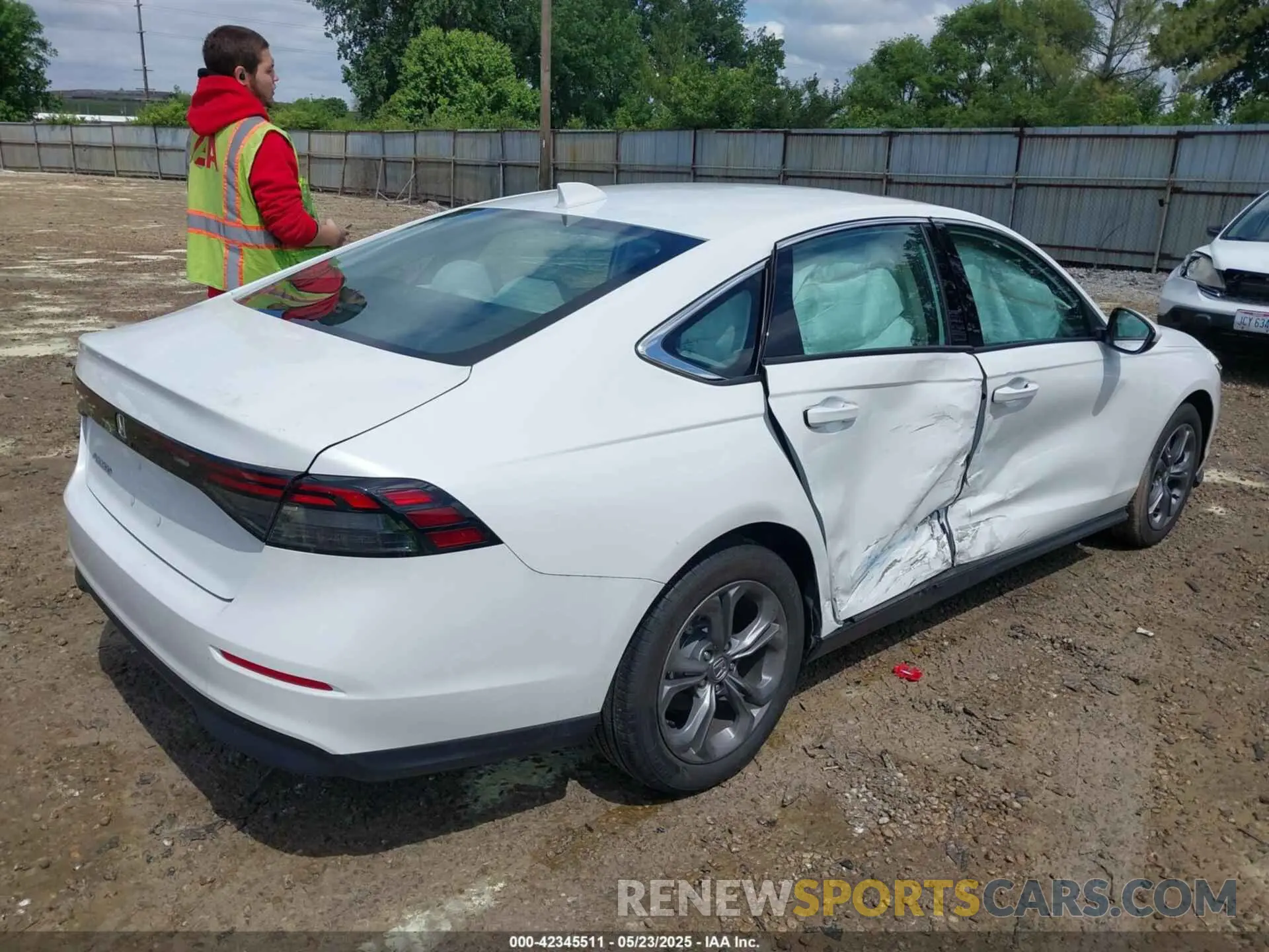 4 fotografías del automóvil dañado 1HGCY1F37RA039707 HONDA ACCORD 2024