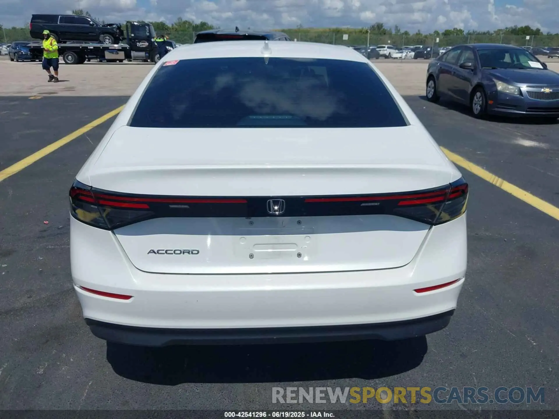 16 fotografías del automóvil dañado 1HGCY1F39RA047890 HONDA ACCORD 2024