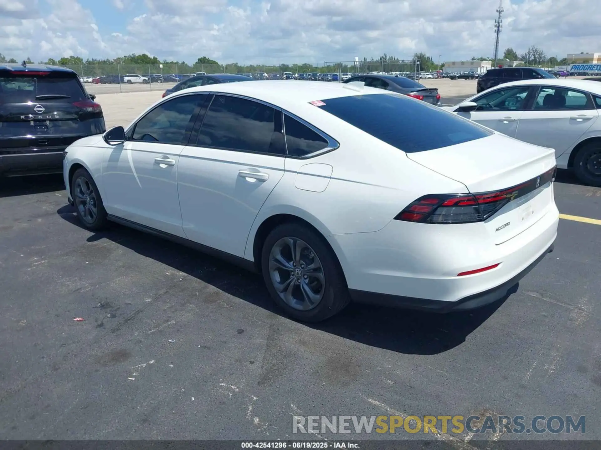 3 fotografías del automóvil dañado 1HGCY1F39RA047890 HONDA ACCORD 2024