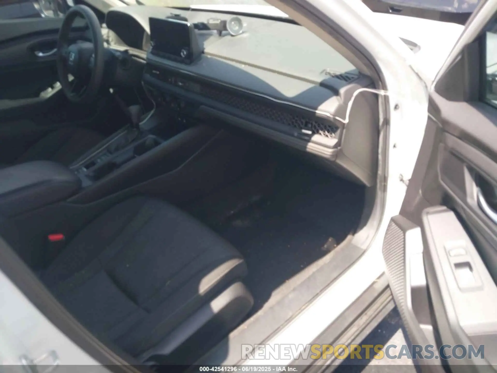5 fotografías del automóvil dañado 1HGCY1F39RA047890 HONDA ACCORD 2024