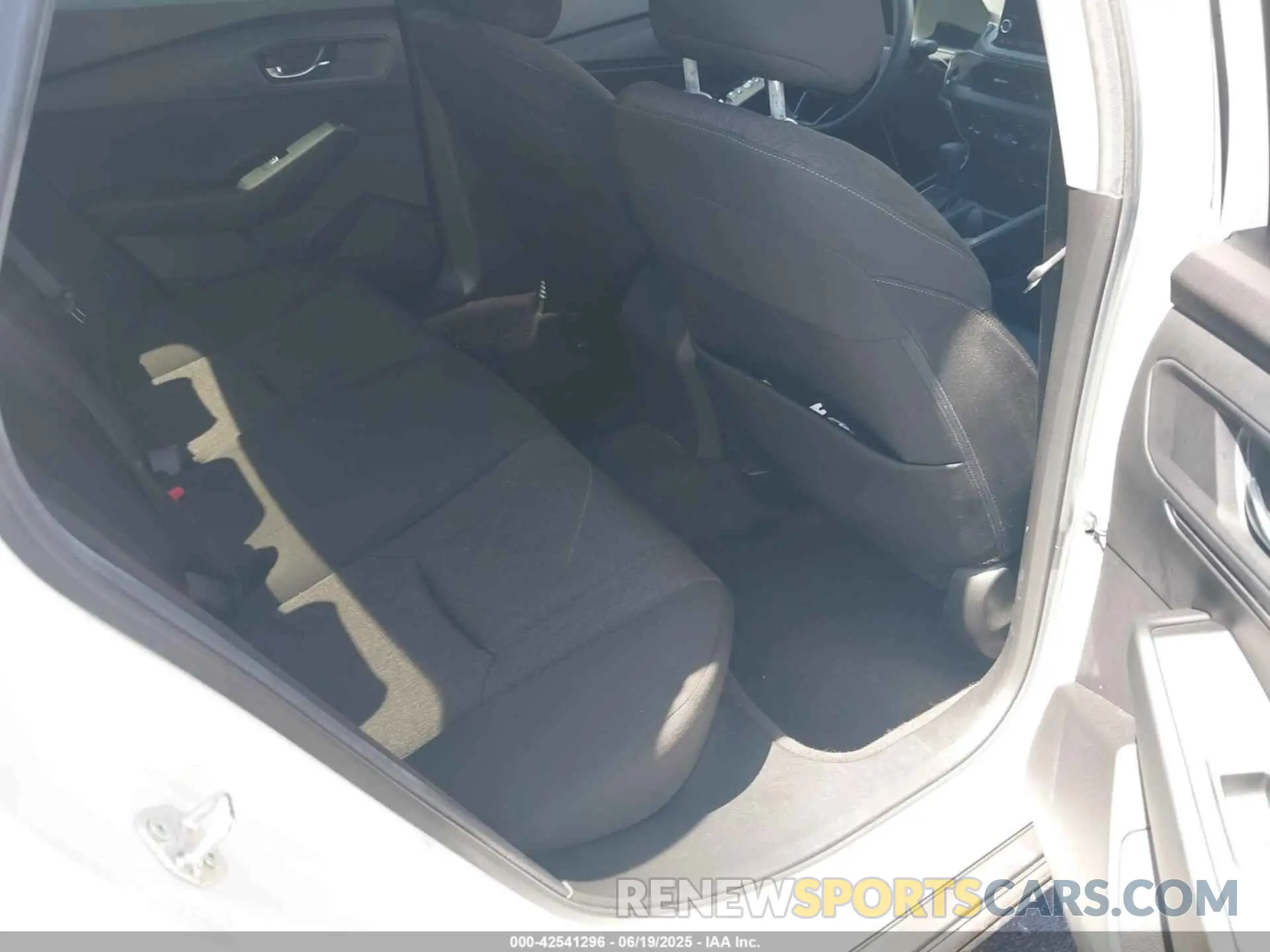 8 fotografías del automóvil dañado 1HGCY1F39RA047890 HONDA ACCORD 2024