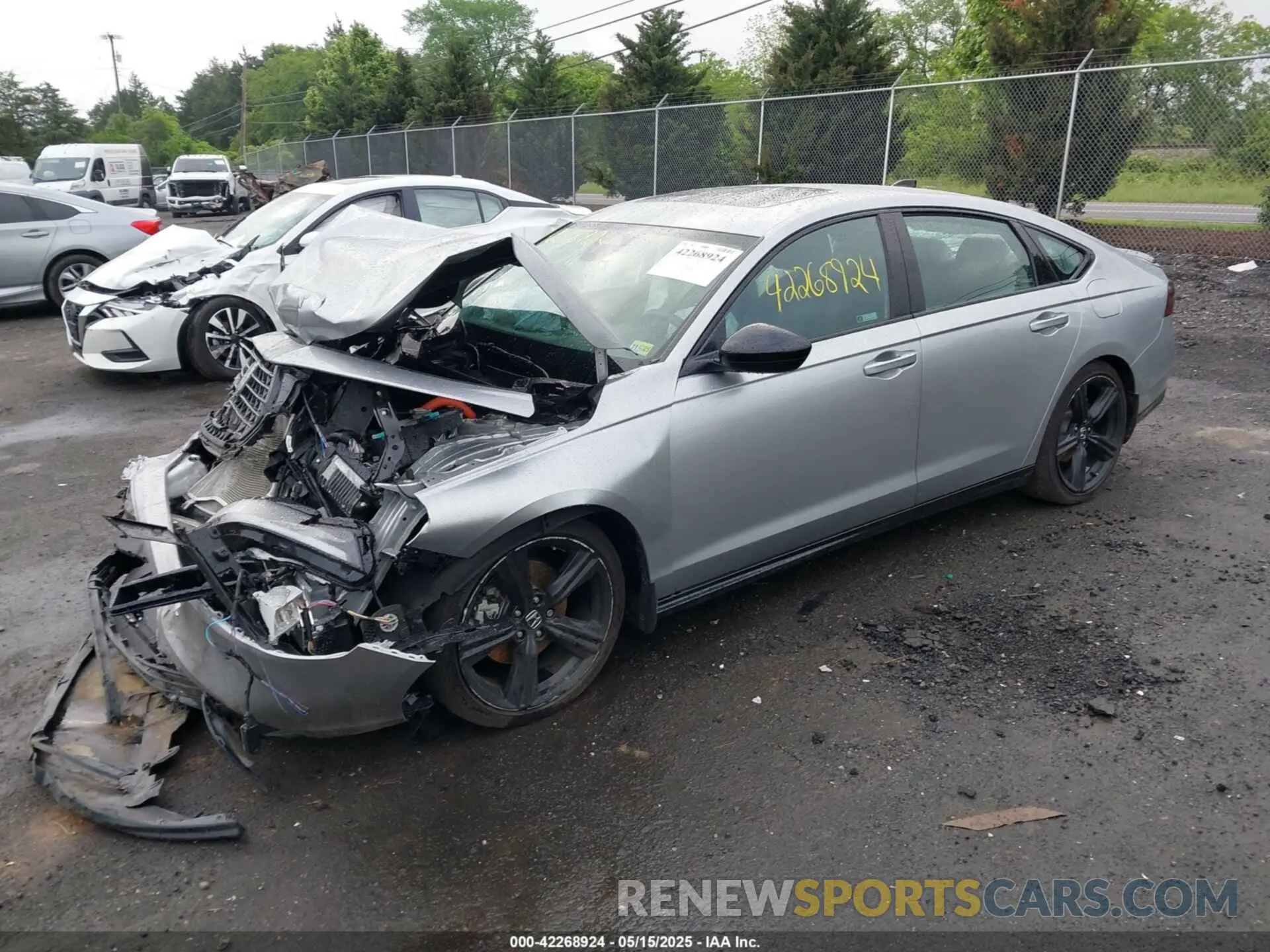 2 fotografías del automóvil dañado 1HGCY2F72RA007322 HONDA ACCORD 2024