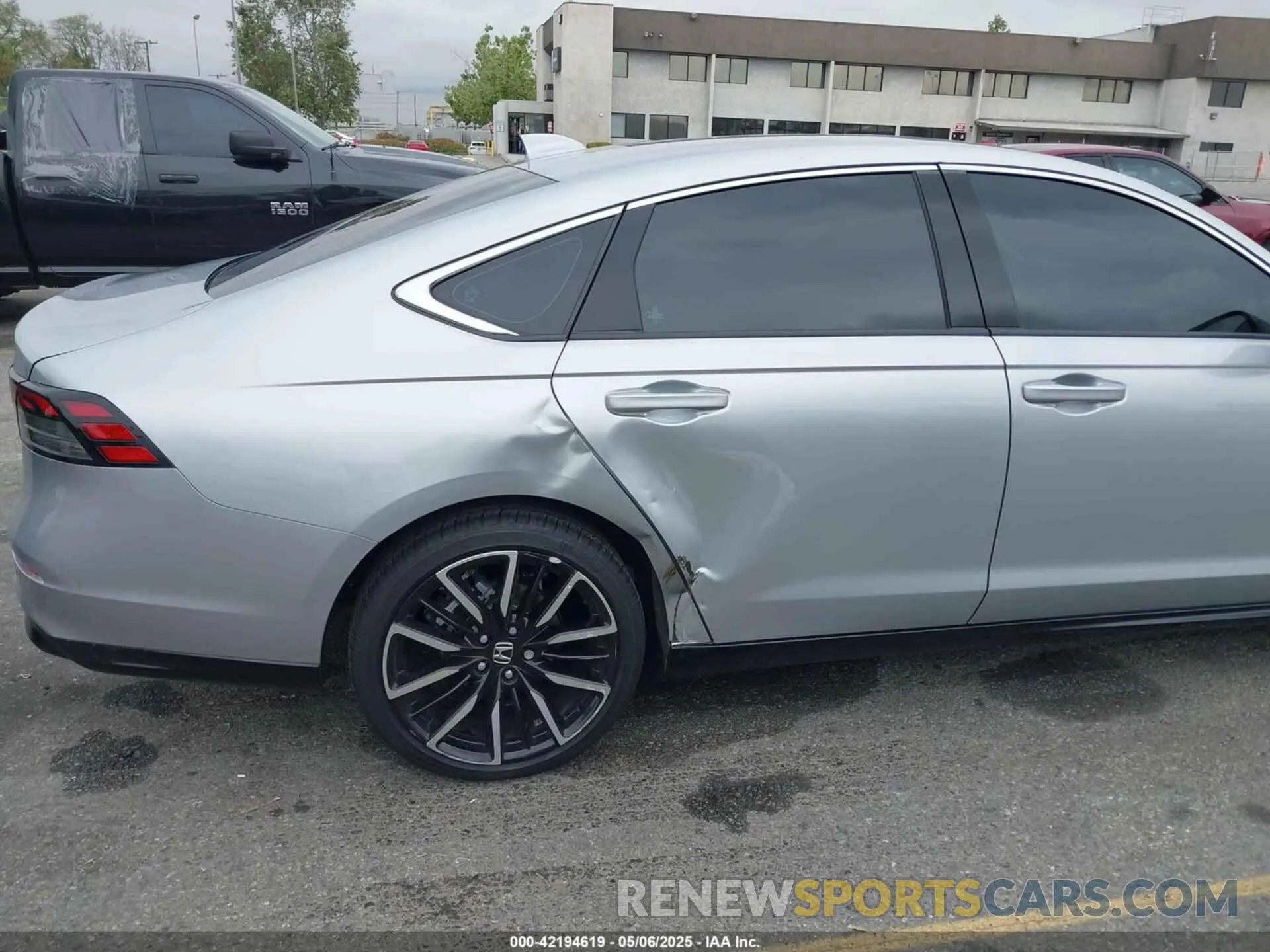 17 fotografías del automóvil dañado 1HGCY2F87RA082705 HONDA ACCORD 2024
