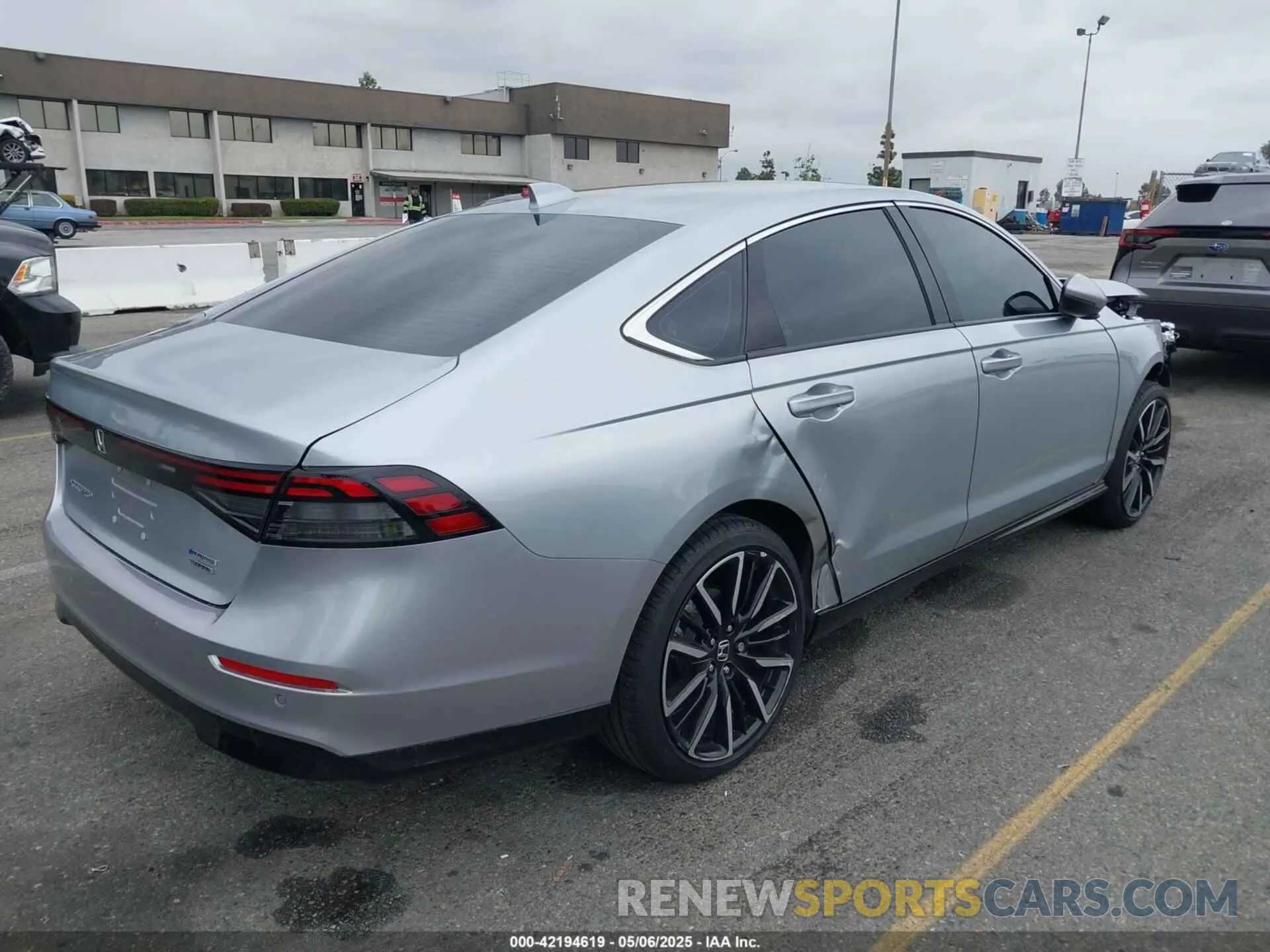 4 fotografías del automóvil dañado 1HGCY2F87RA082705 HONDA ACCORD 2024