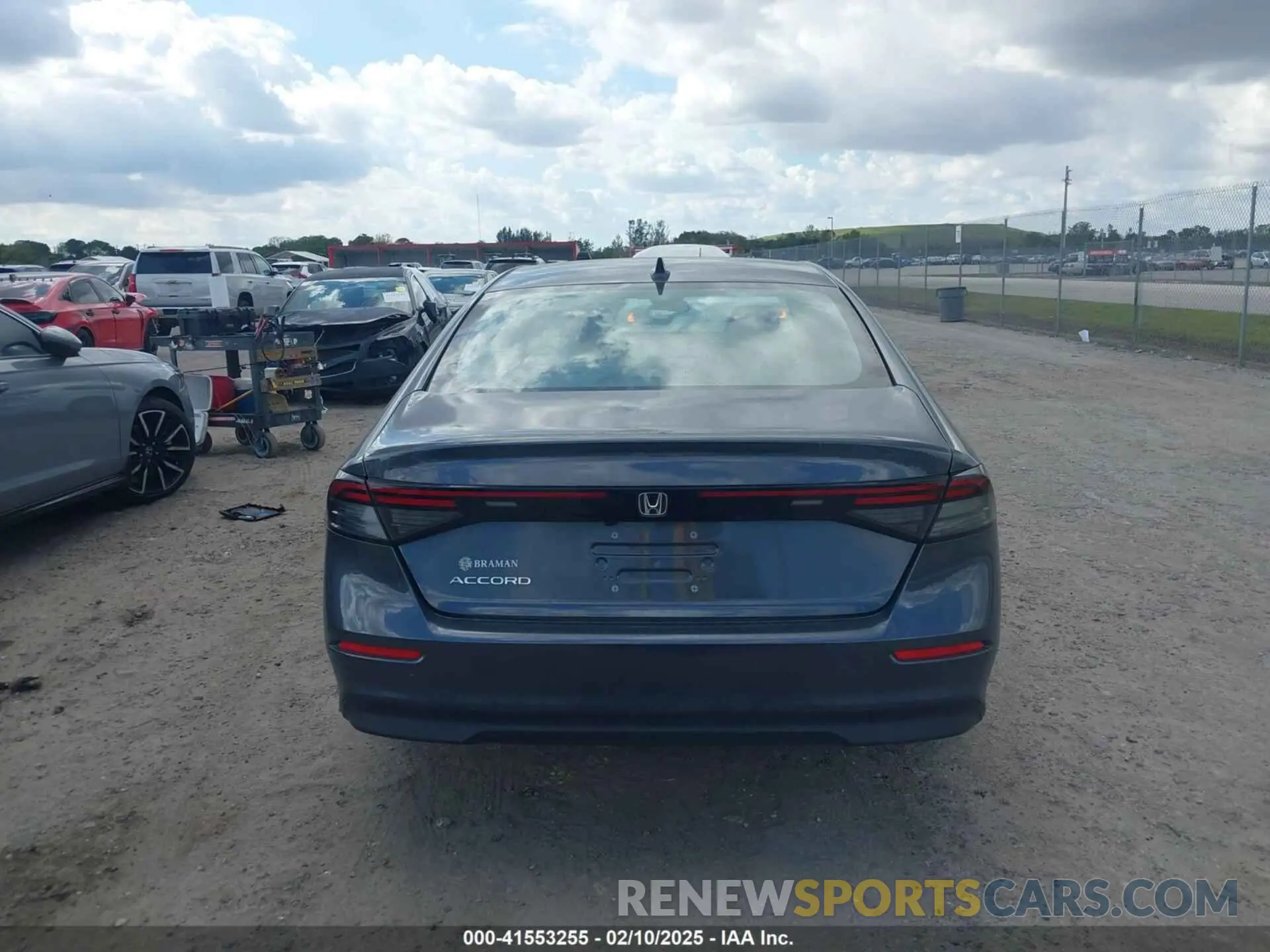 16 fotografías del automóvil dañado 1HGCY1F23SA001680 HONDA ACCORD 2025