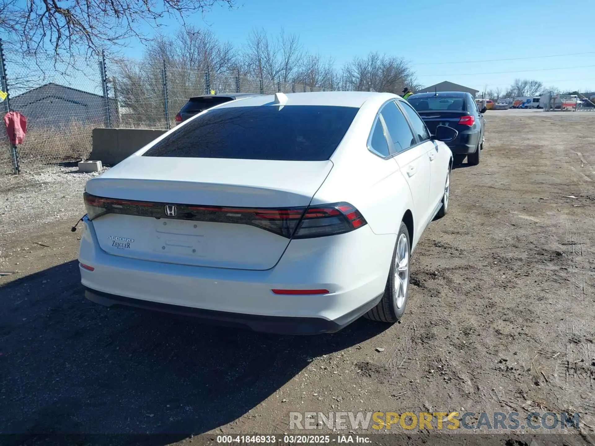 4 fotografías del automóvil dañado 1HGCY1F25SA010414 HONDA ACCORD 2025