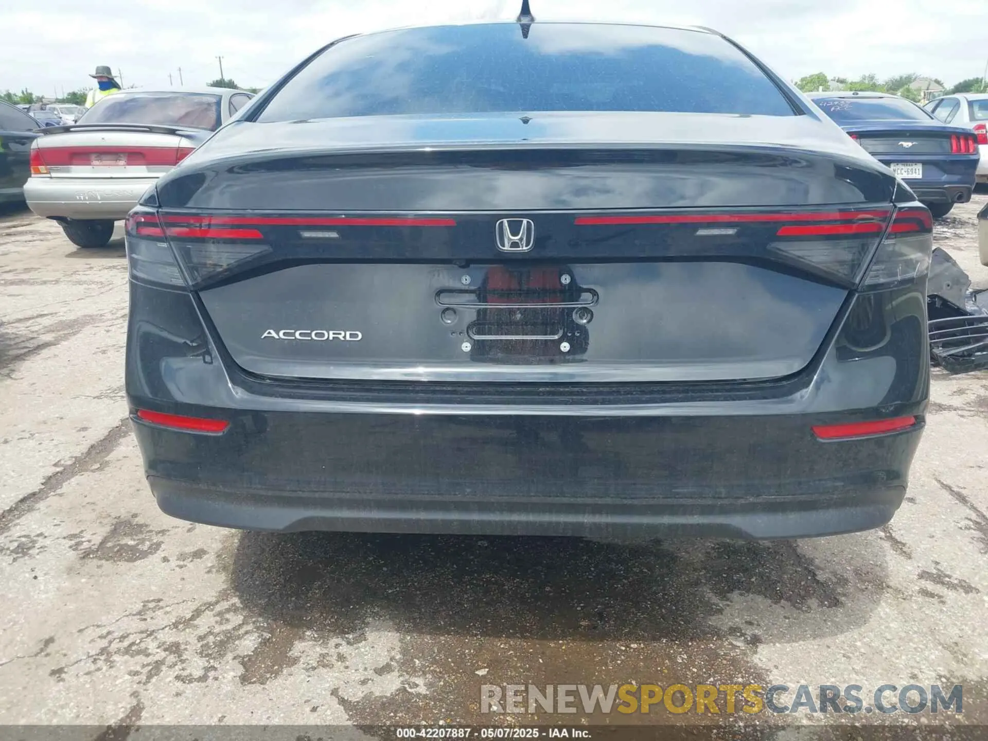 16 fotografías del automóvil dañado 1HGCY1F2XSA015253 HONDA ACCORD 2025