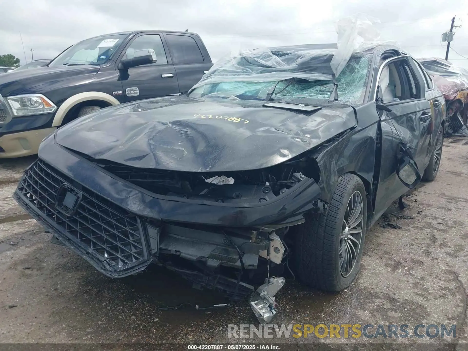 2 fotografías del automóvil dañado 1HGCY1F2XSA015253 HONDA ACCORD 2025