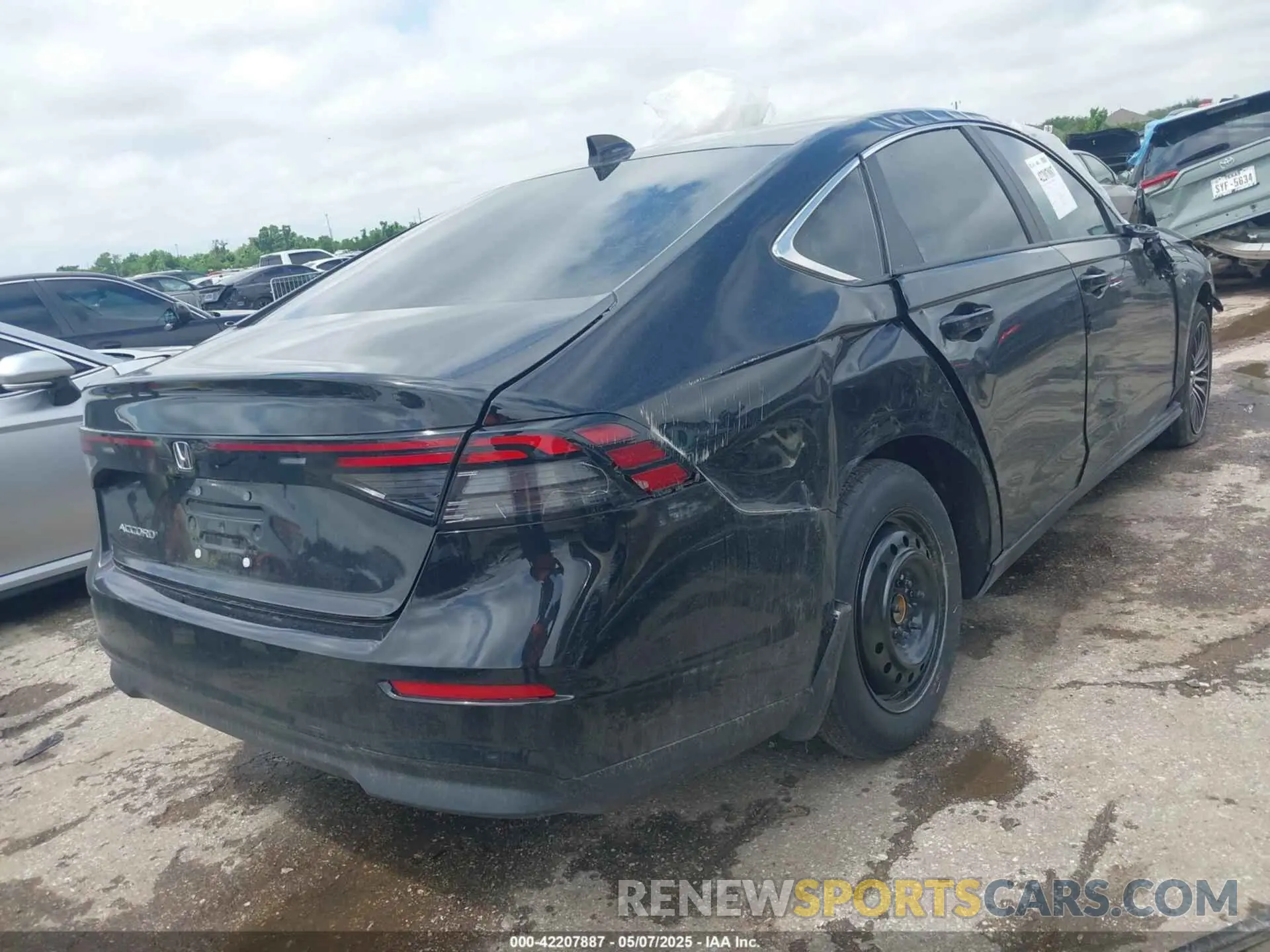 4 fotografías del automóvil dañado 1HGCY1F2XSA015253 HONDA ACCORD 2025