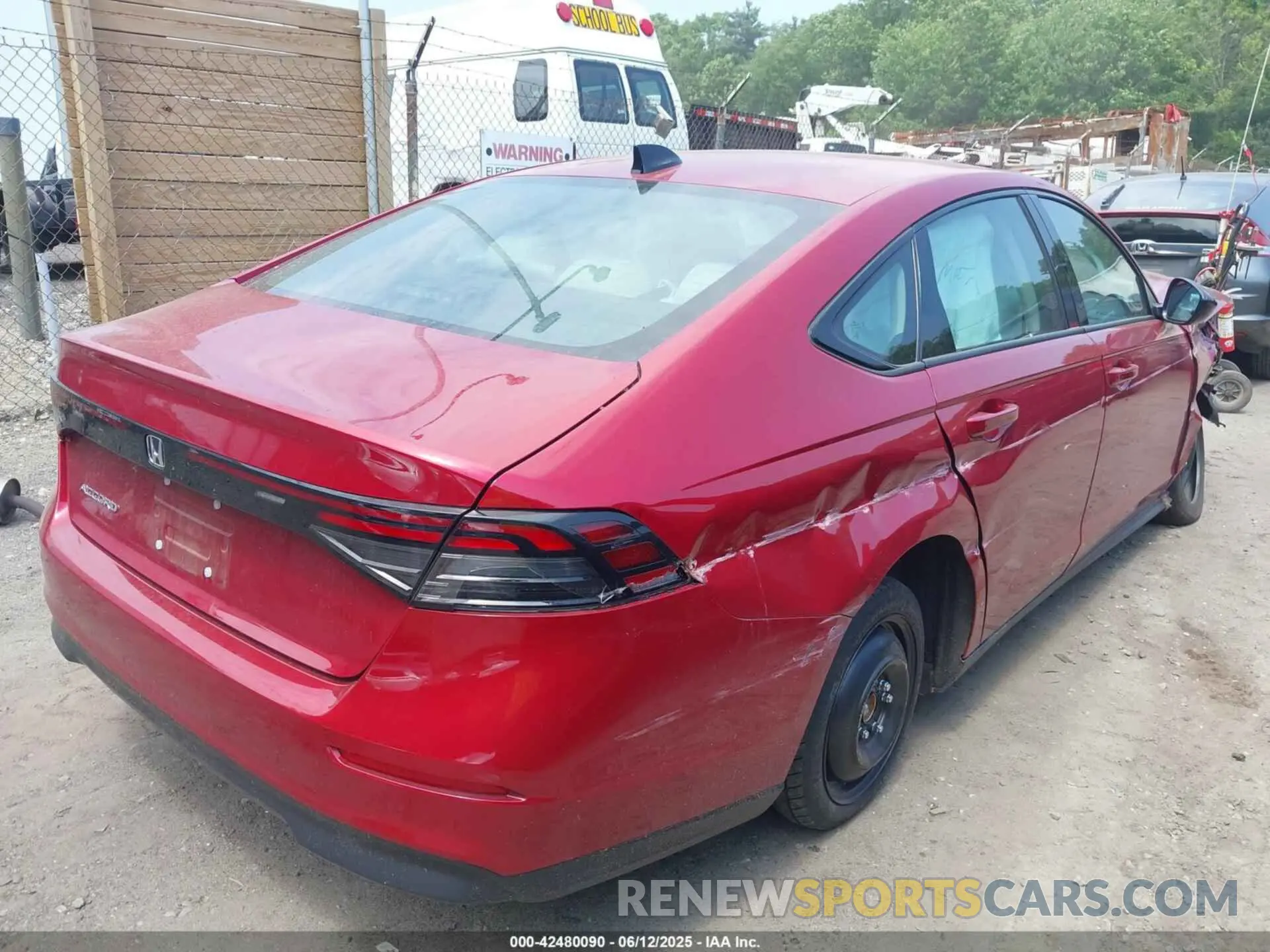 4 fotografías del automóvil dañado 1HGCY1F44SA018845 HONDA ACCORD 2025