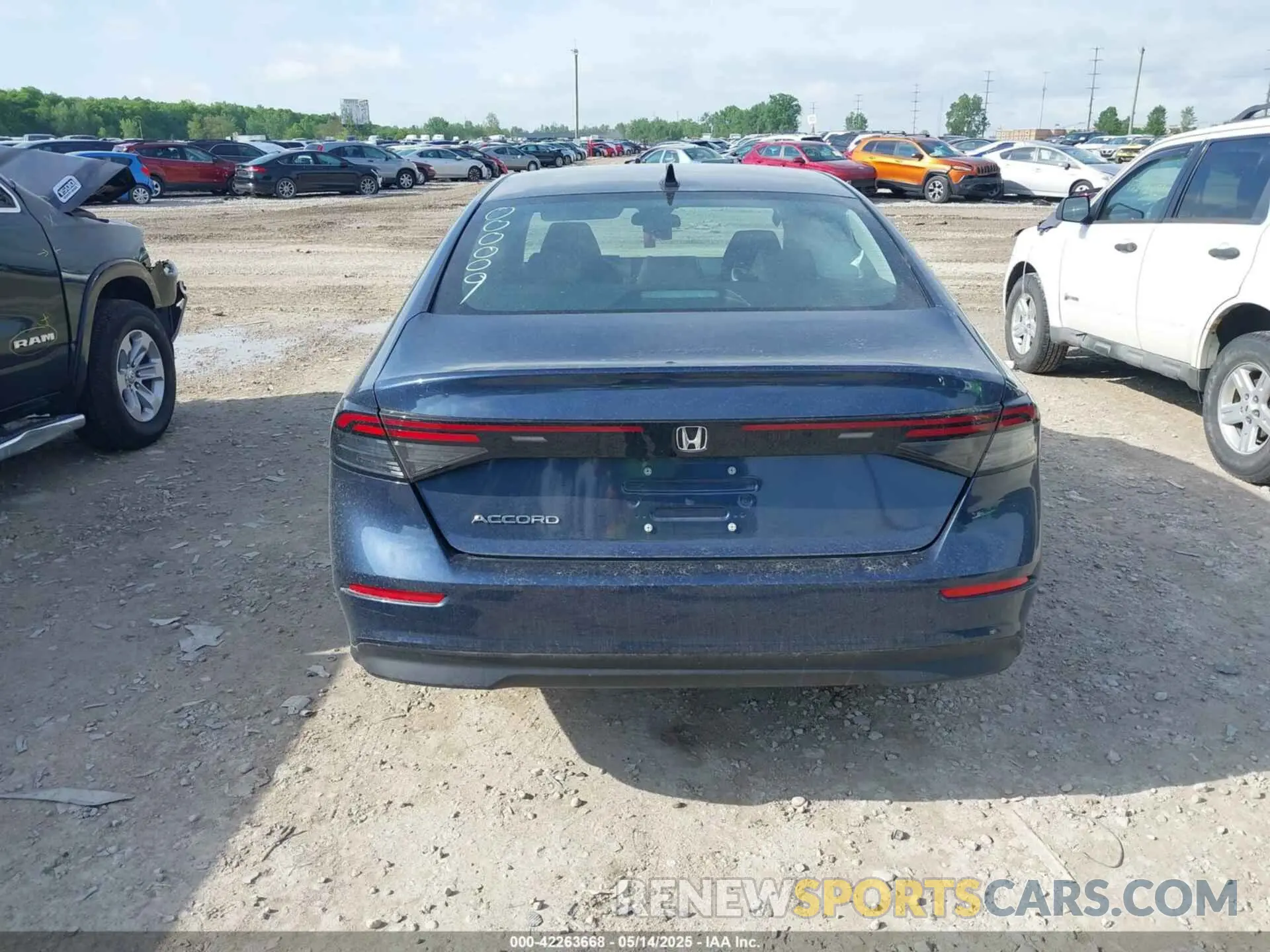 16 fotografías del automóvil dañado 1HGCY1F4XSA000009 HONDA ACCORD 2025