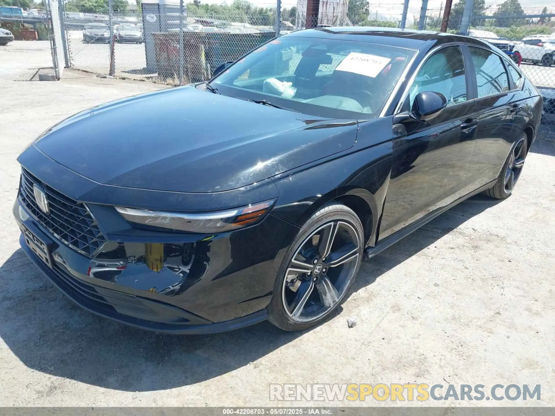 2 fotografías del automóvil dañado 1HGCY2F53SA016440 HONDA ACCORD 2025