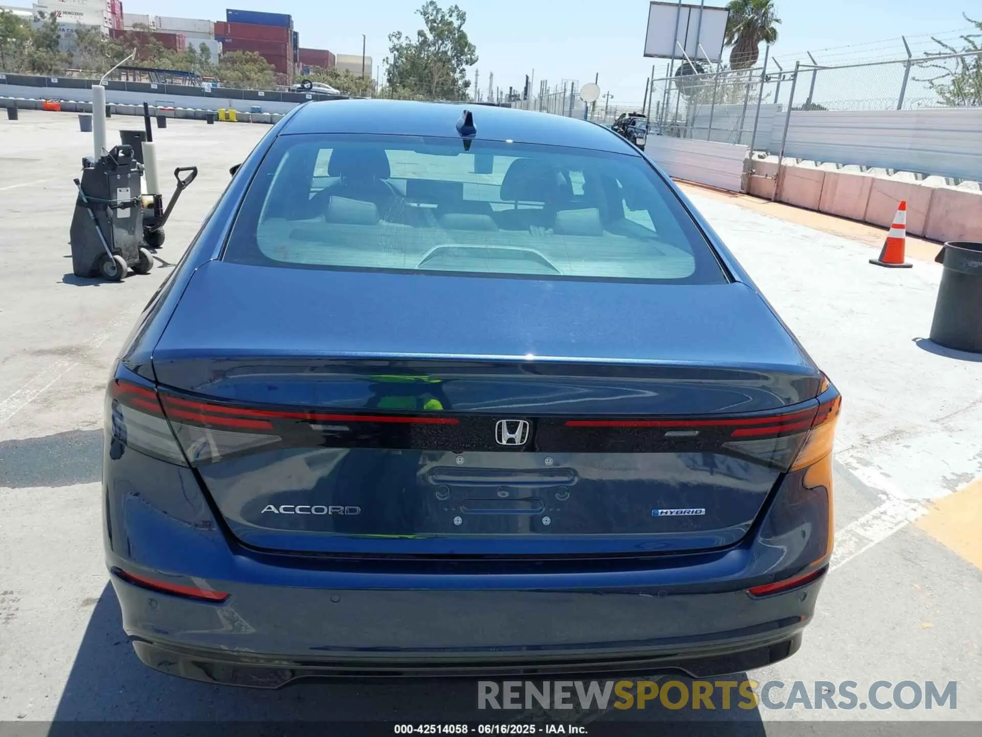 16 fotografías del automóvil dañado 1HGCY2F63SA036292 HONDA ACCORD 2025