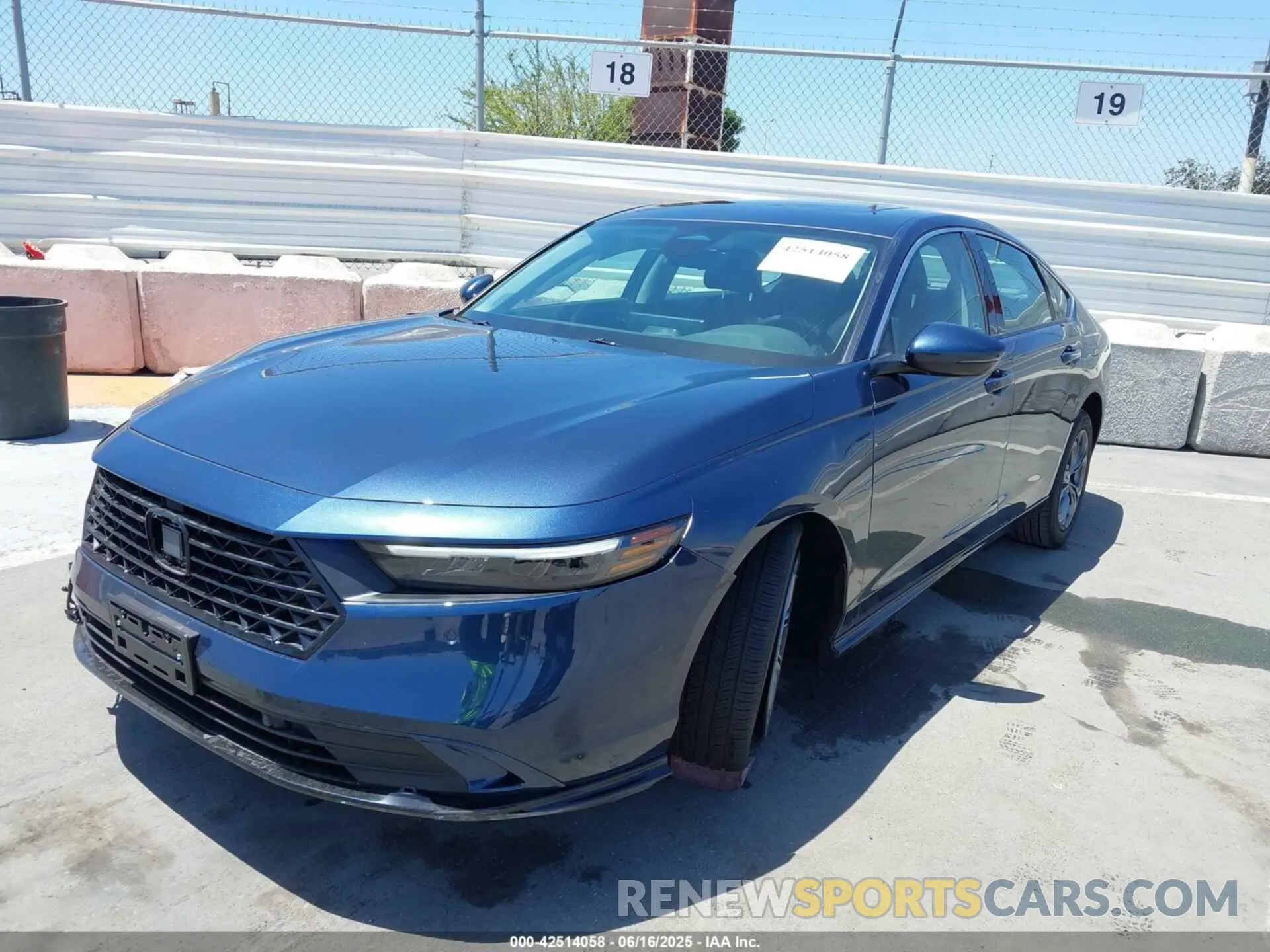 2 fotografías del automóvil dañado 1HGCY2F63SA036292 HONDA ACCORD 2025