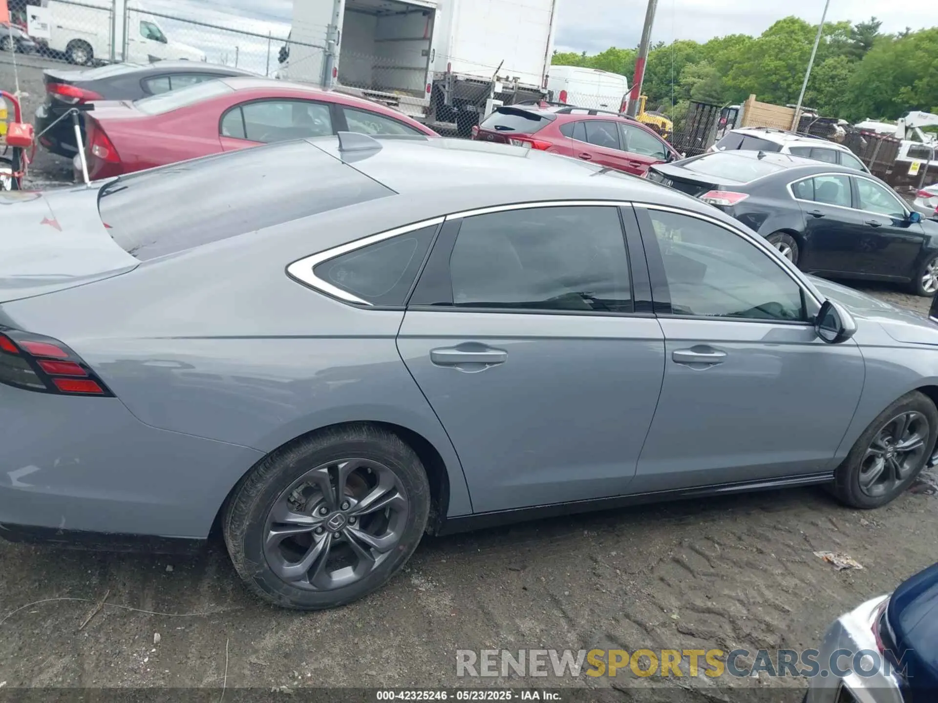 13 fotografías del automóvil dañado 1HGCY2F66SA015470 HONDA ACCORD 2025
