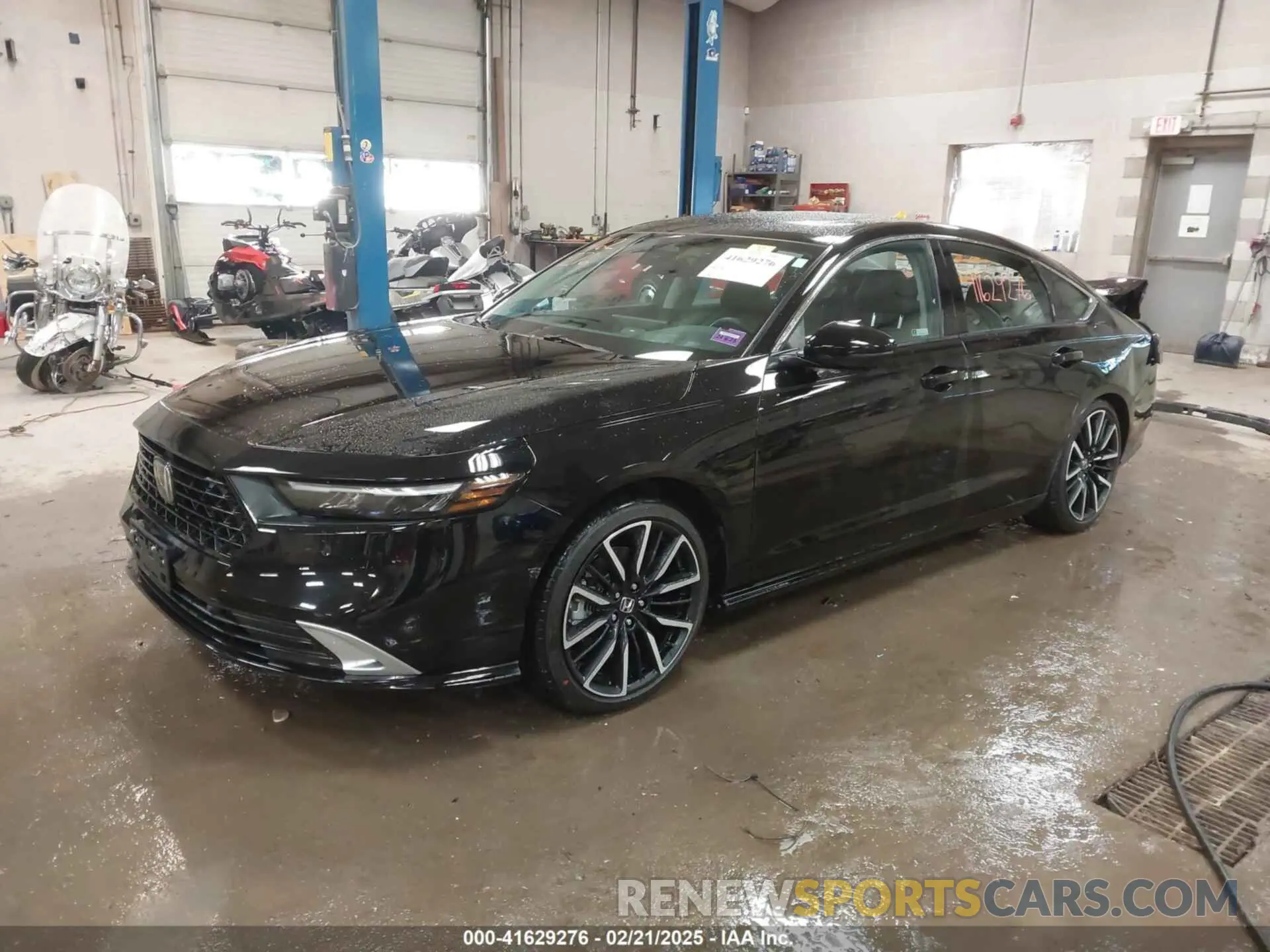 2 fotografías del automóvil dañado 1HGCY2F82SA012504 HONDA ACCORD 2025