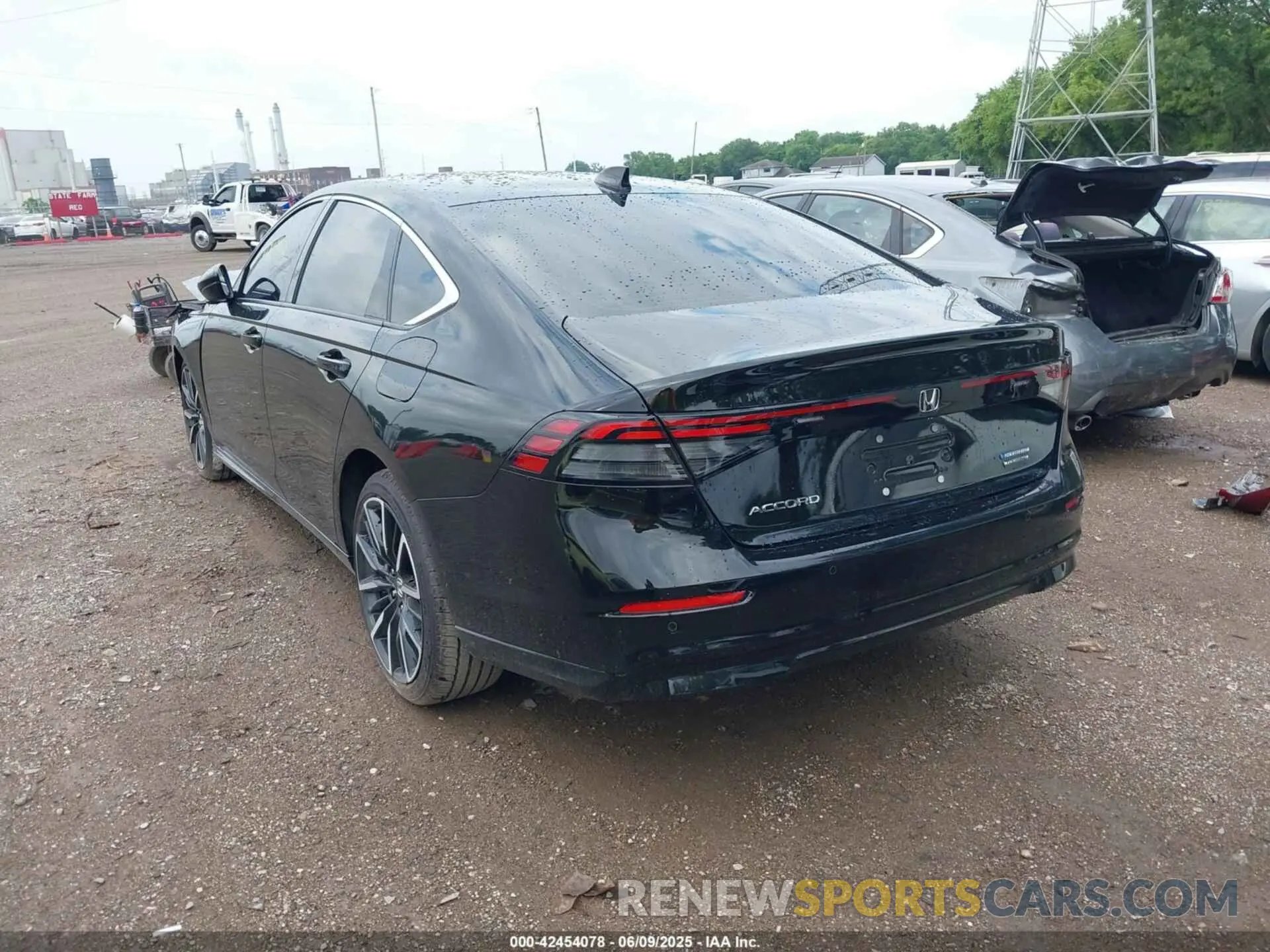 3 fotografías del automóvil dañado 1HGCY2F85SA003098 HONDA ACCORD 2025