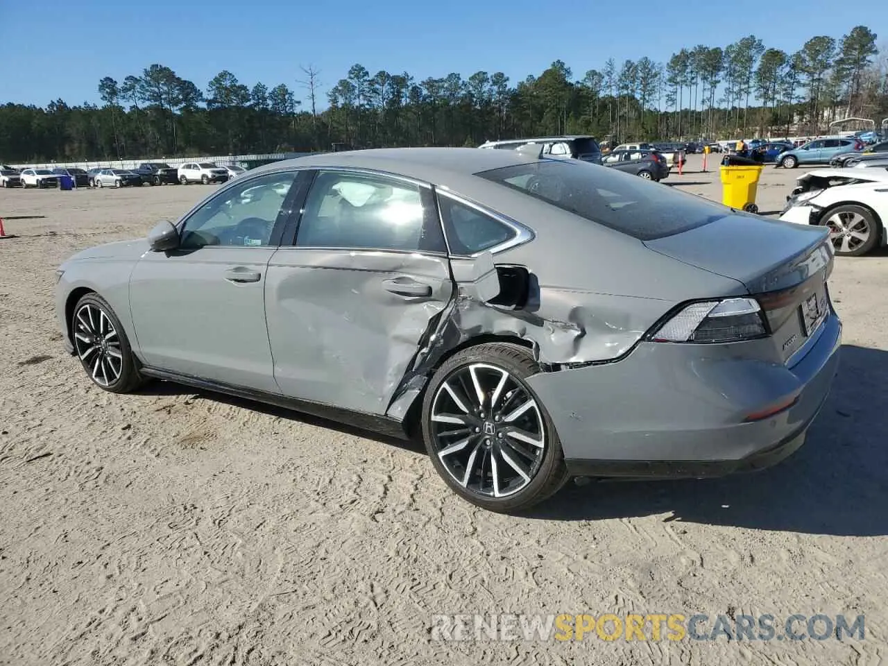2 fotografías del automóvil dañado 1HGCY2F86SA001604 HONDA ACCORD 2025