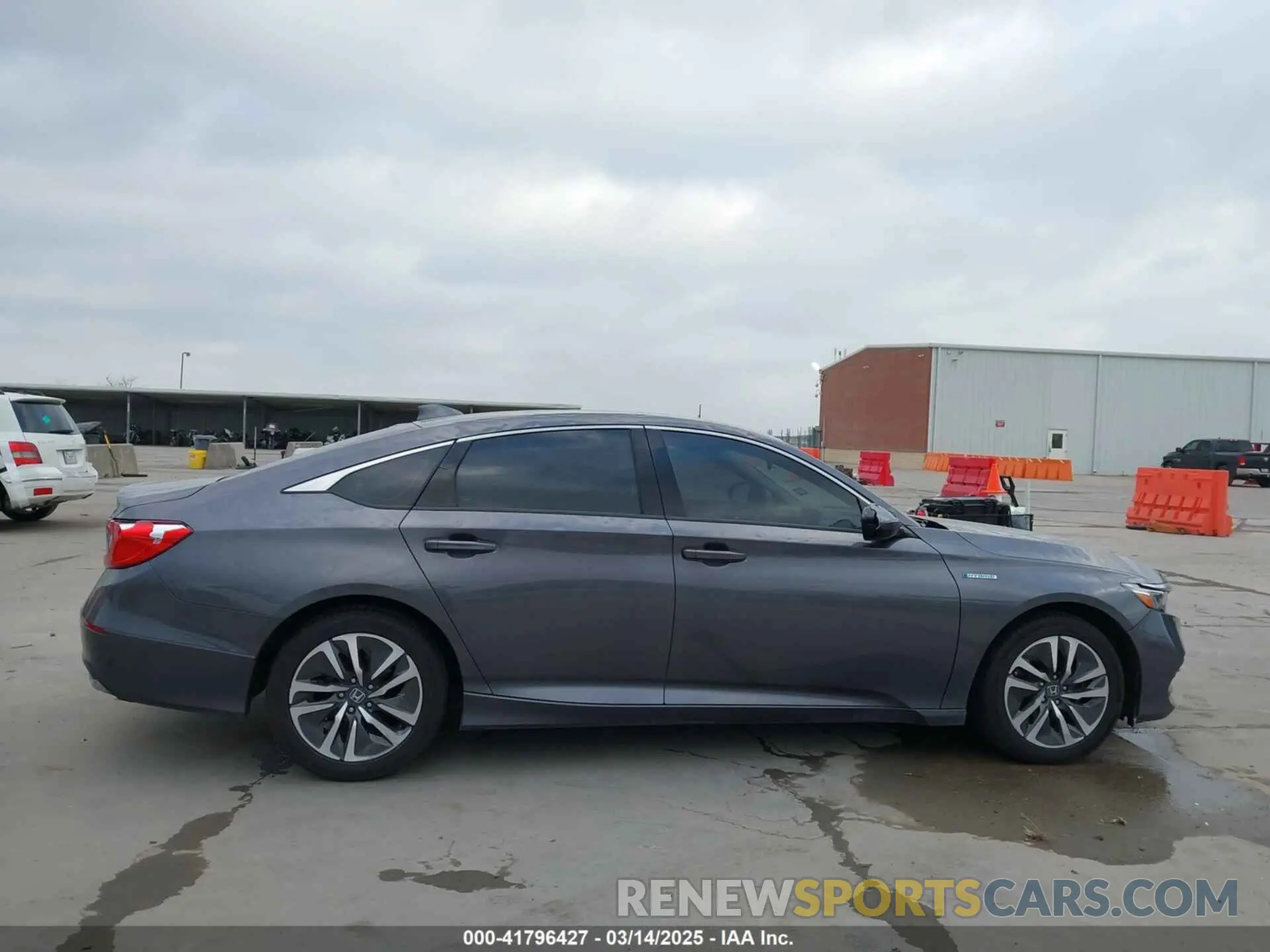 13 fotografías del automóvil dañado 1HGCV3F17KA019711 HONDA ACCORD HYBRID 2019
