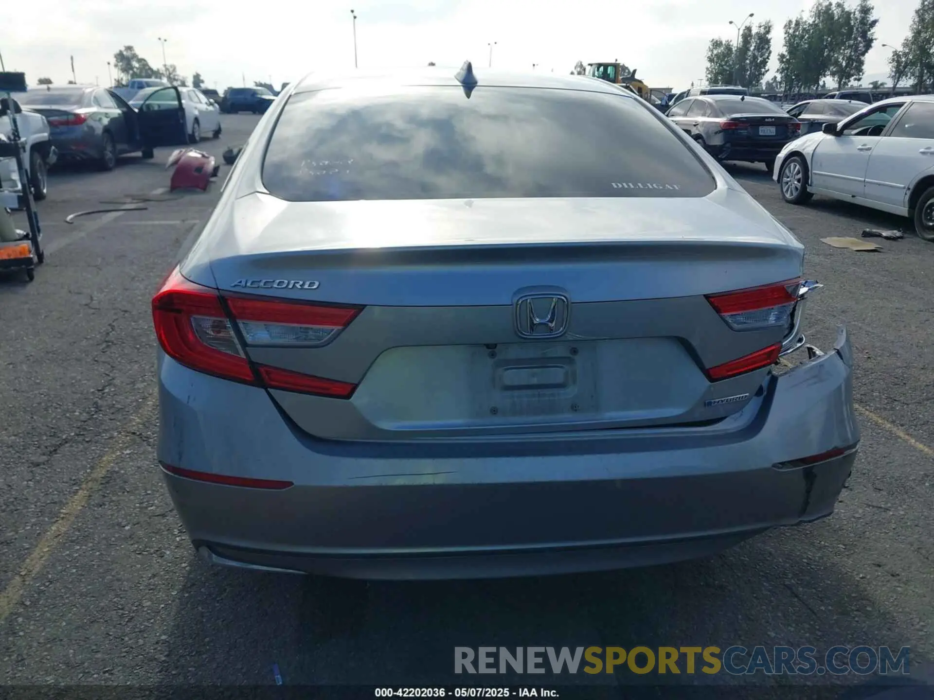 16 fotografías del automóvil dañado 1HGCV3F1XKA015328 HONDA ACCORD HYBRID 2019