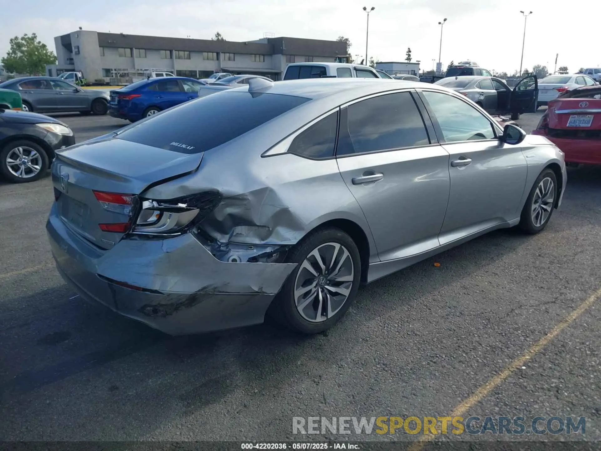4 fotografías del automóvil dañado 1HGCV3F1XKA015328 HONDA ACCORD HYBRID 2019