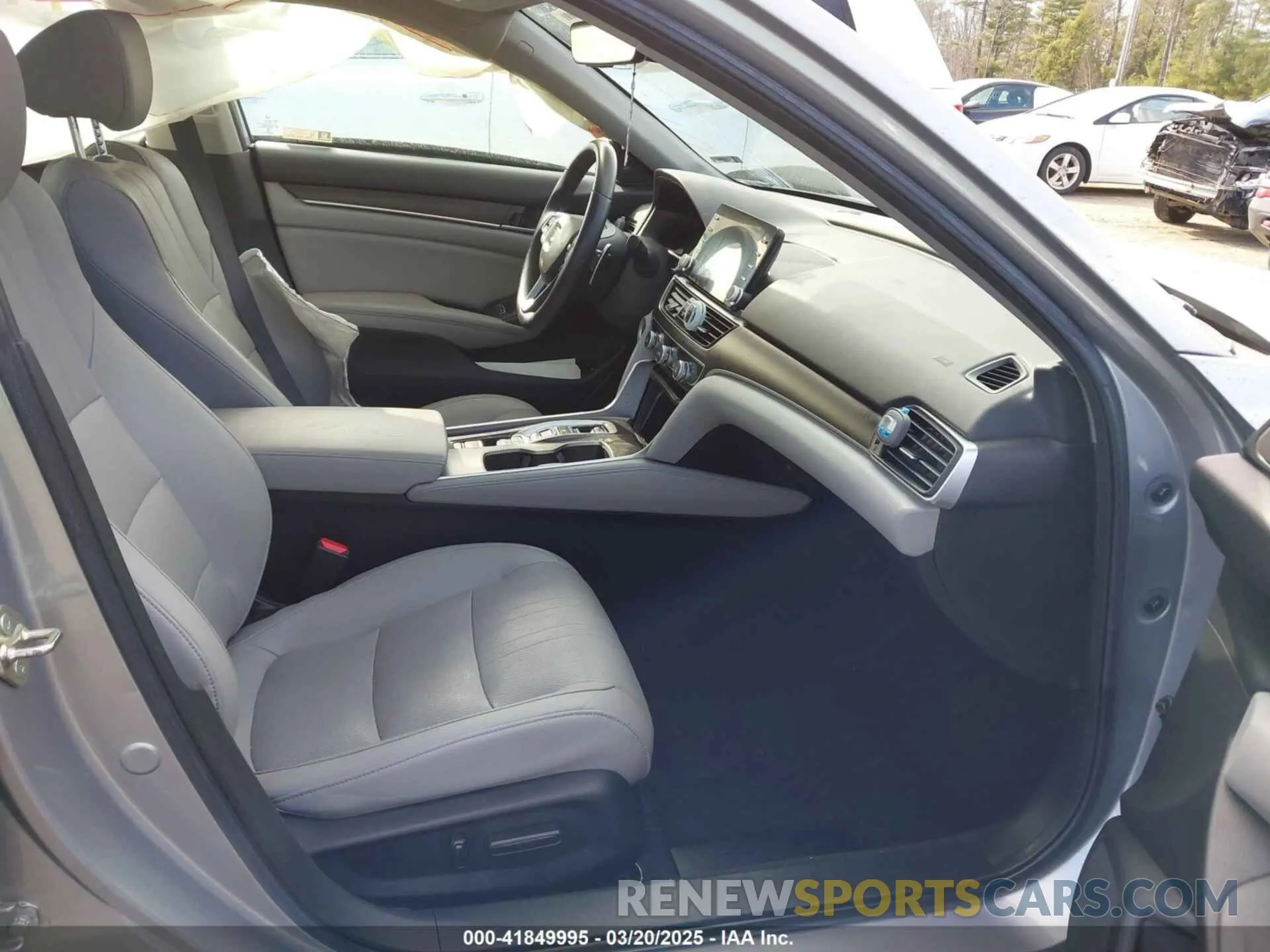 5 fotografías del automóvil dañado 1HGCV3F56KA001218 HONDA ACCORD HYBRID 2019