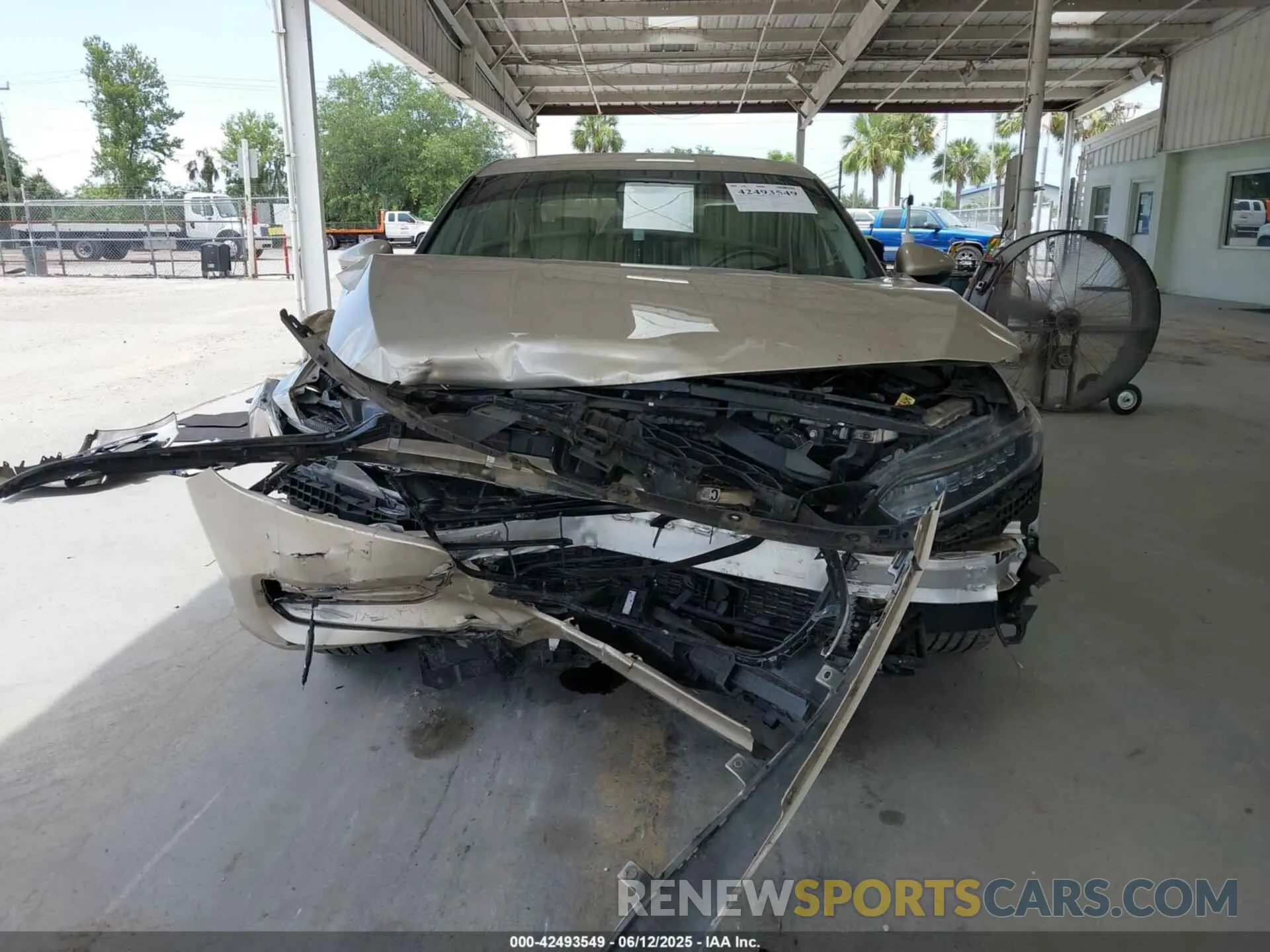 12 fotografías del automóvil dañado 1HGCV3F59KA015906 HONDA ACCORD HYBRID 2019