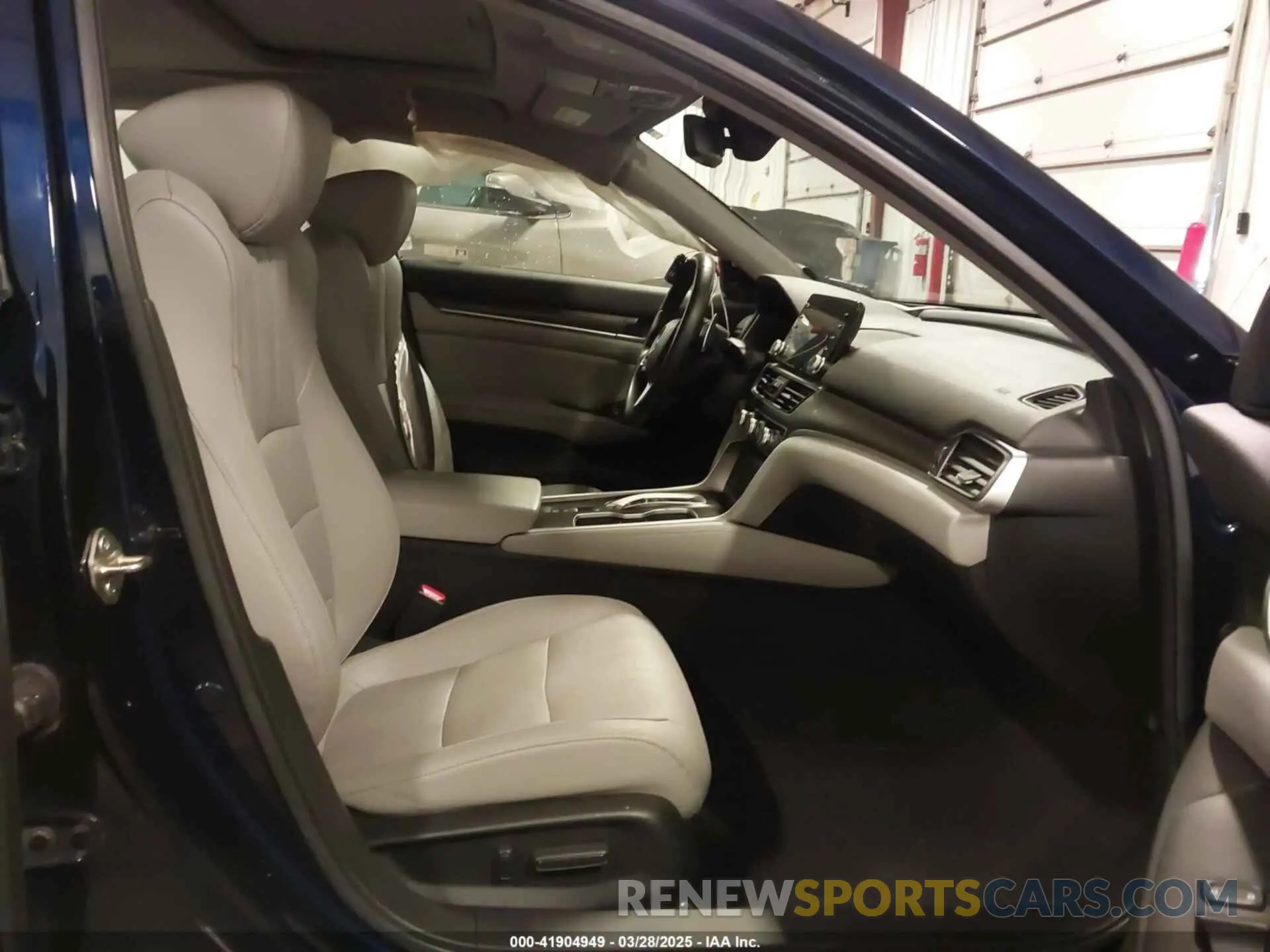 5 fotografías del automóvil dañado 1HGCV3F92KA005107 HONDA ACCORD HYBRID 2019