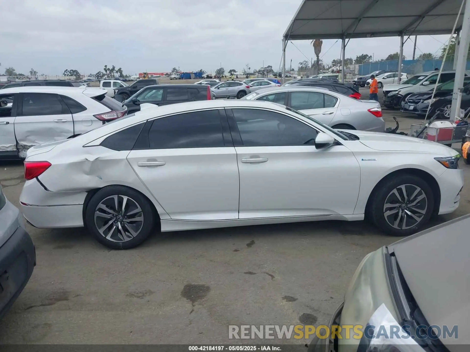 13 fotografías del automóvil dañado 1HGCV3F9XKA000284 HONDA ACCORD HYBRID 2019