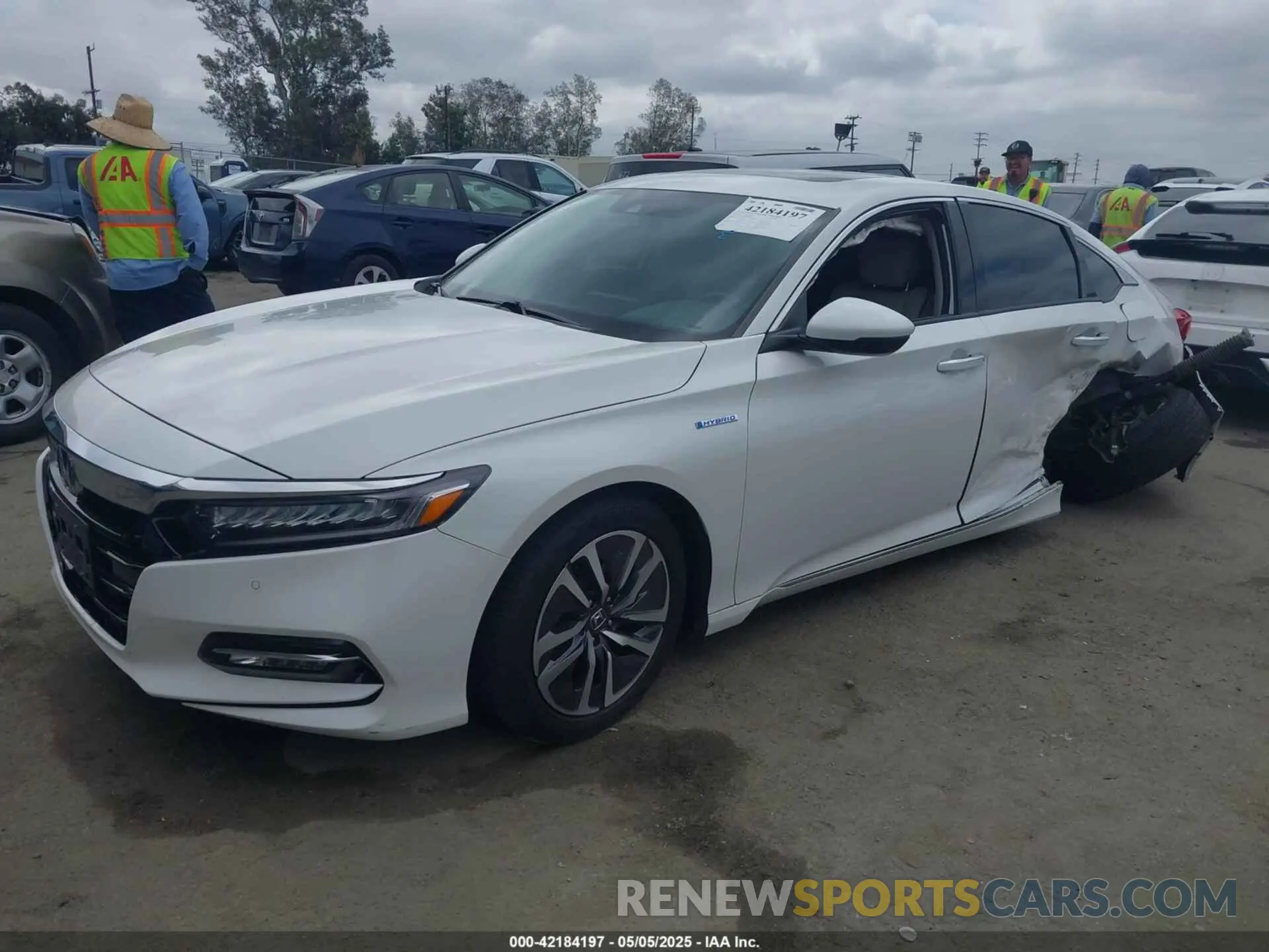 2 fotografías del automóvil dañado 1HGCV3F9XKA000284 HONDA ACCORD HYBRID 2019