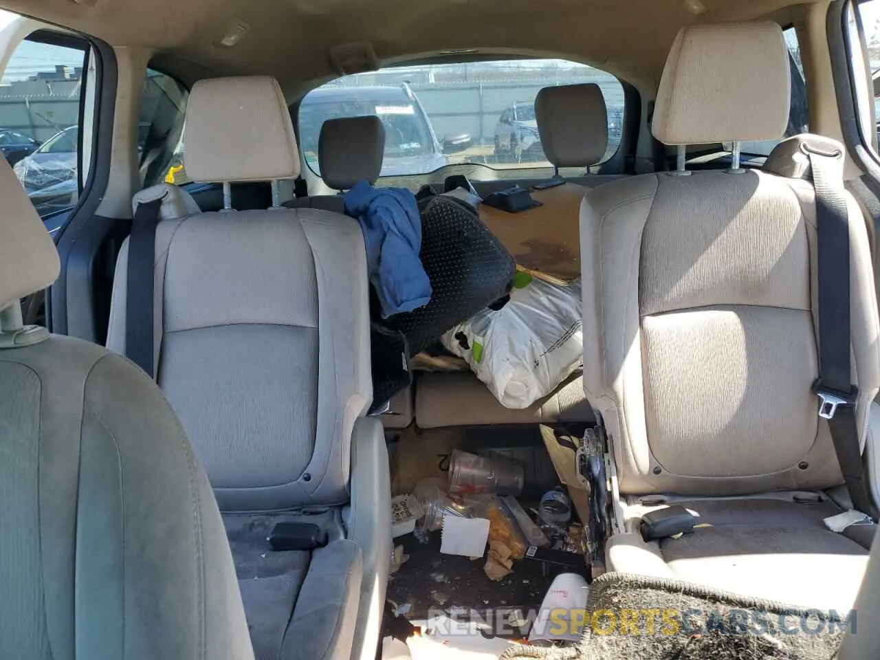 10 fotografías del automóvil dañado 5FNRL6H22KB016888 HONDA All Models 2019