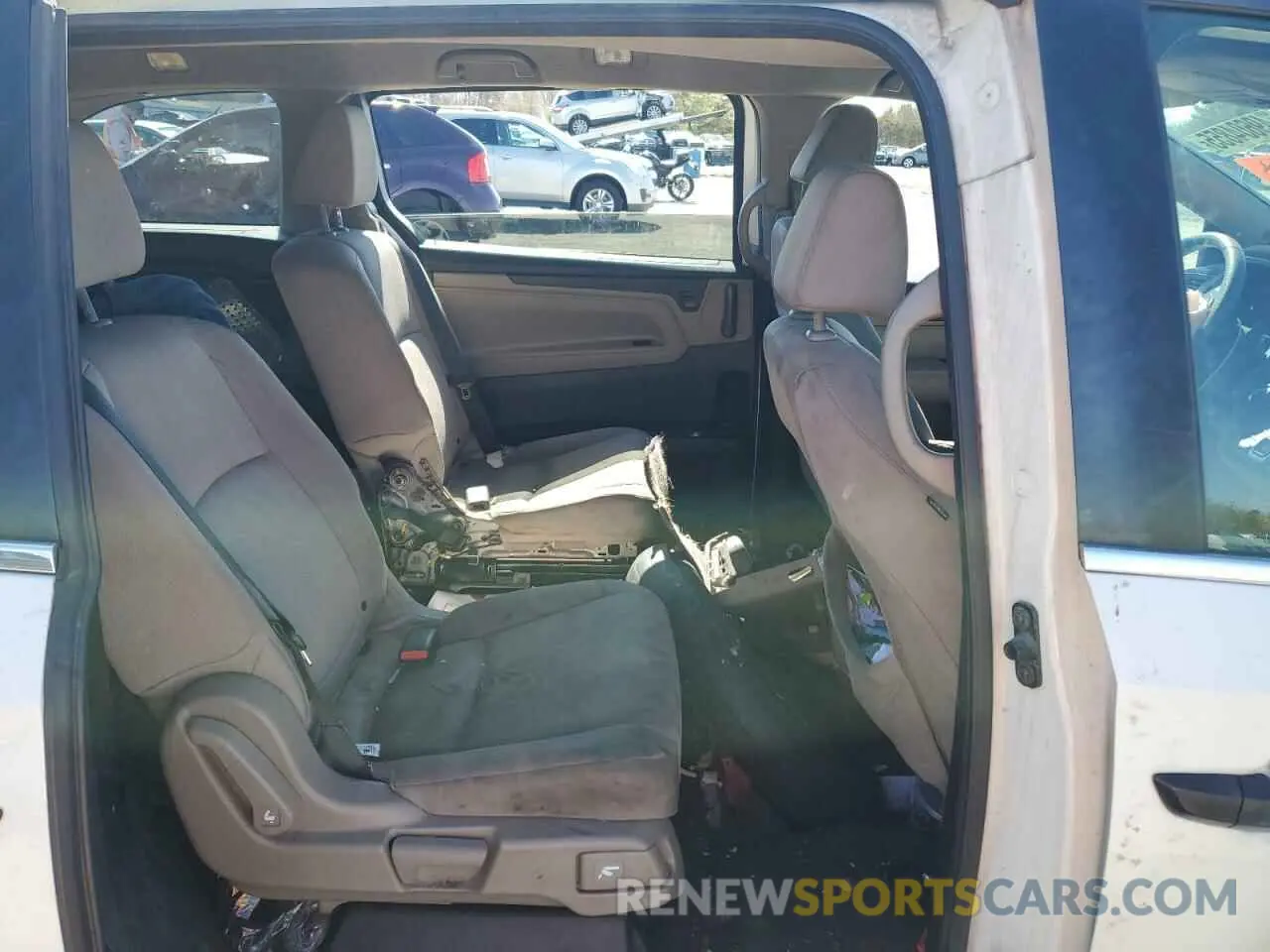 12 fotografías del automóvil dañado 5FNRL6H22KB016888 HONDA All Models 2019