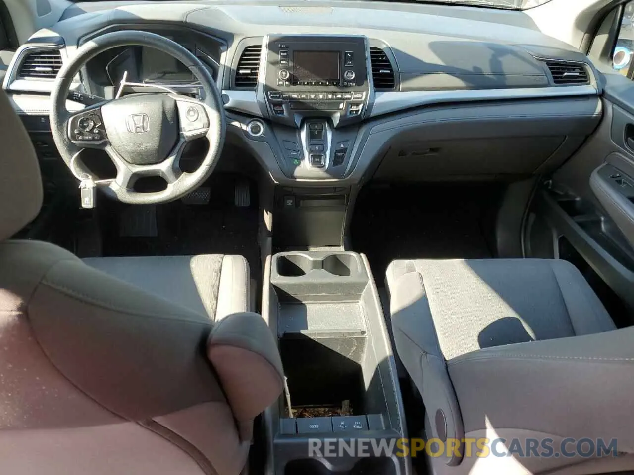 8 fotografías del automóvil dañado 5FNRL6H28KB023506 HONDA All Models 2019