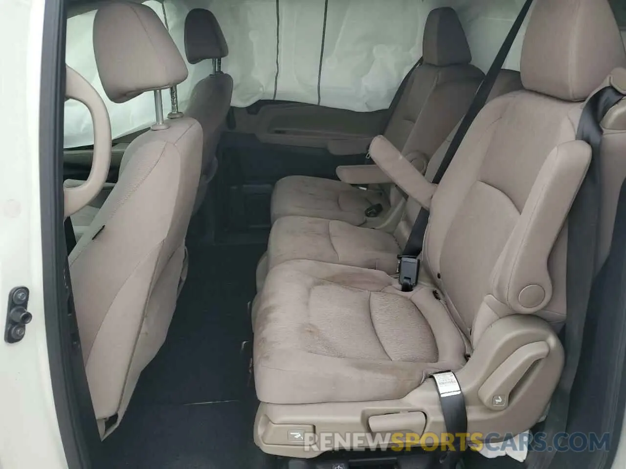 10 fotografías del automóvil dañado 5FNRL6H55KB047191 HONDA All Models 2019