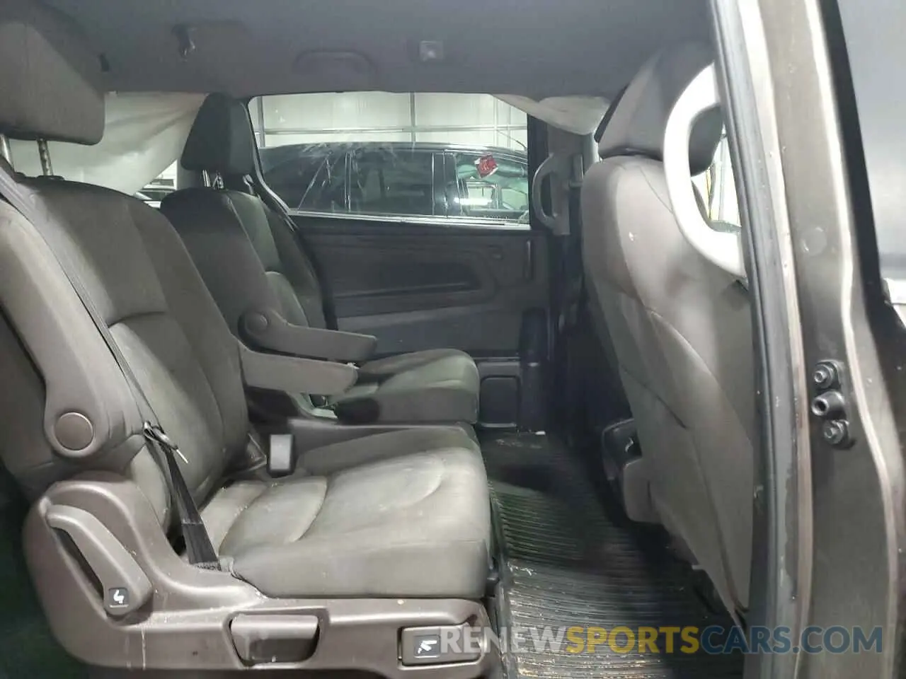 11 fotografías del automóvil dañado 5FNRL6H56KB062976 HONDA All Models 2019