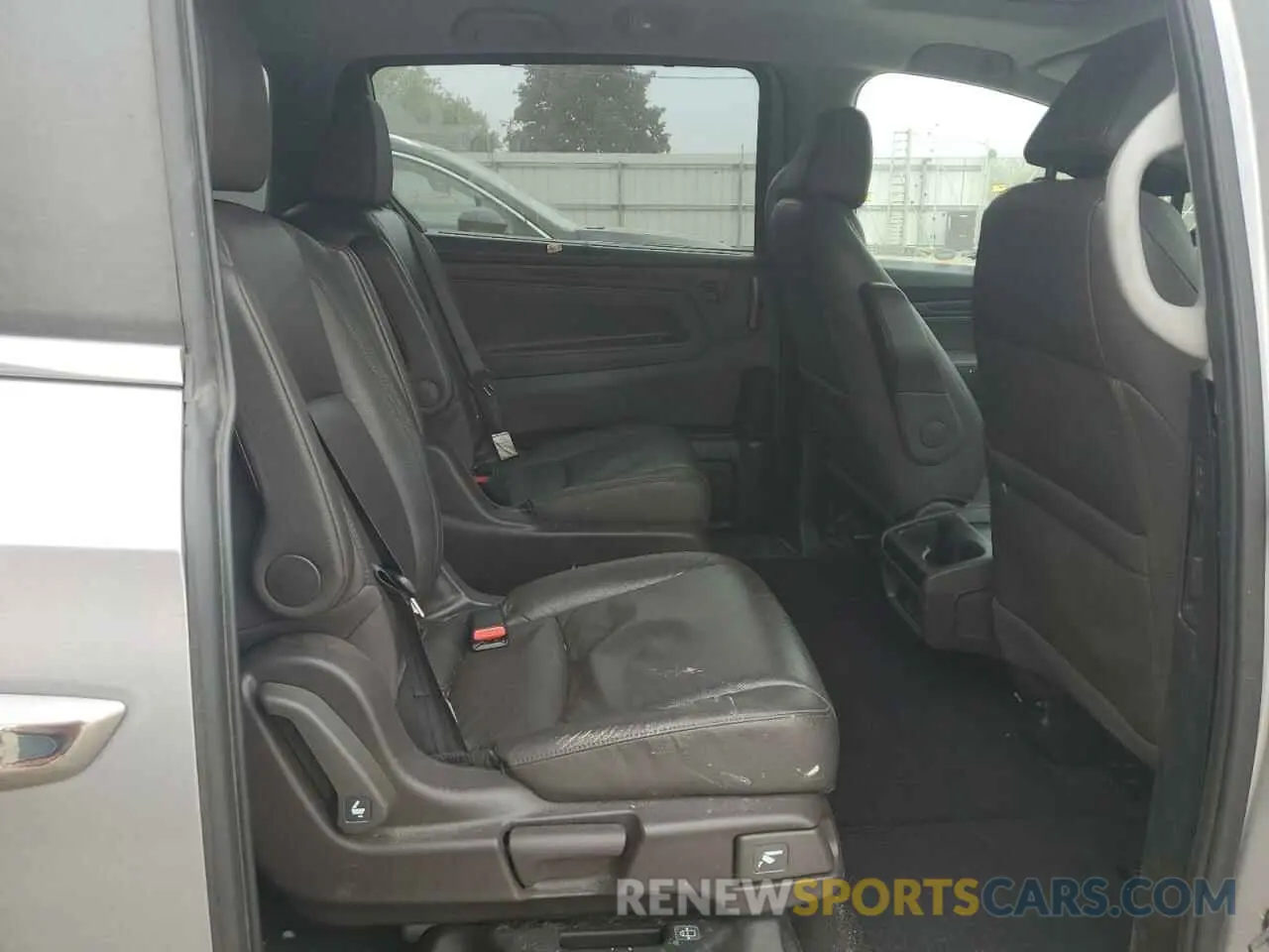 11 fotografías del automóvil dañado 5FNRL6H71KB001522 HONDA All Models 2019