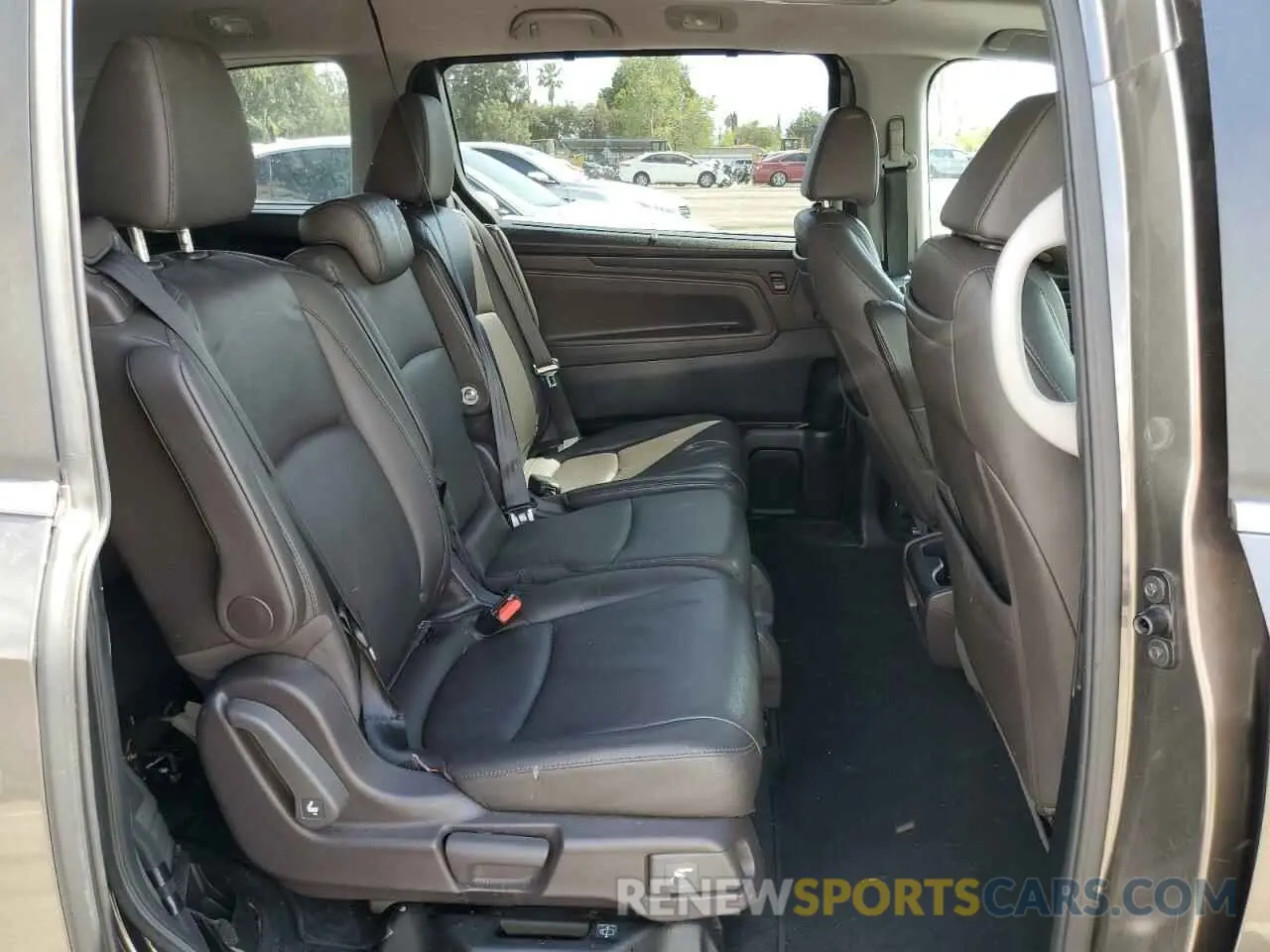 11 fotografías del automóvil dañado 5FNRL6H71KB066628 HONDA All Models 2019