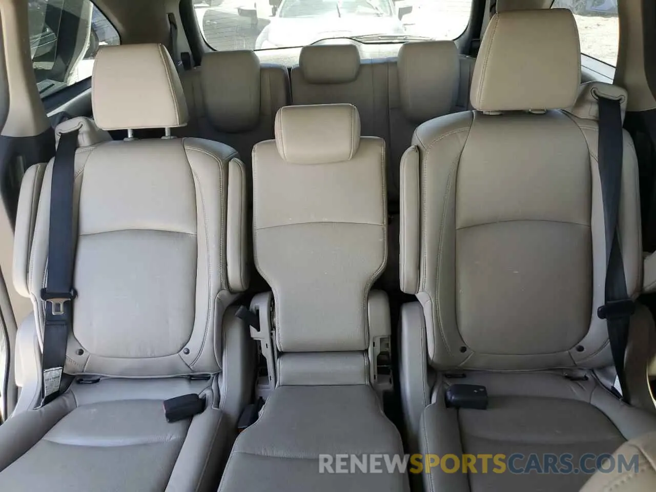 10 fotografías del automóvil dañado 5FNRL6H72KB006714 HONDA All Models 2019