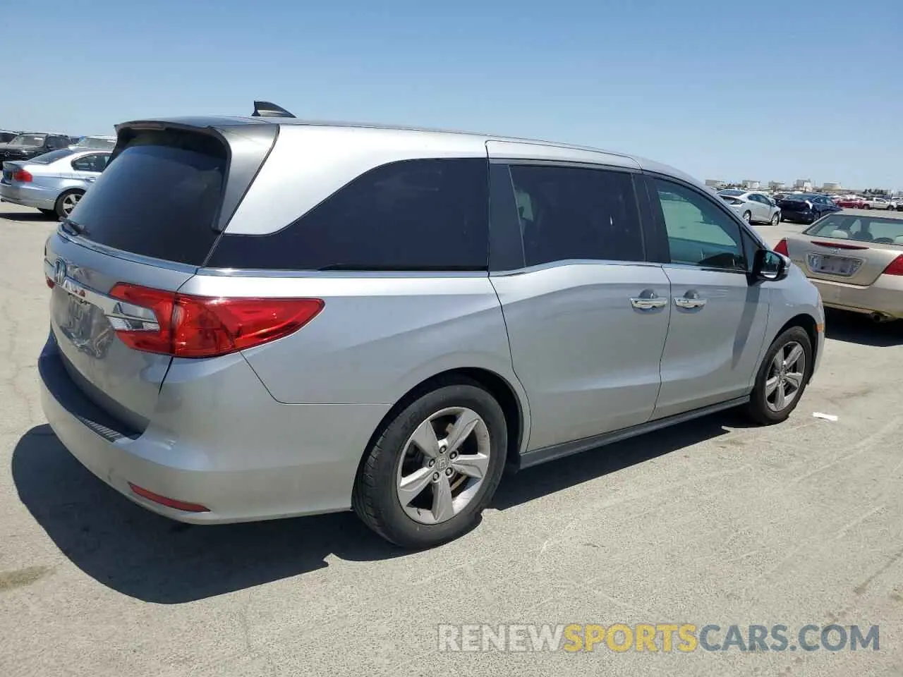 3 fotografías del automóvil dañado 5FNRL6H72KB080165 HONDA All Models 2019