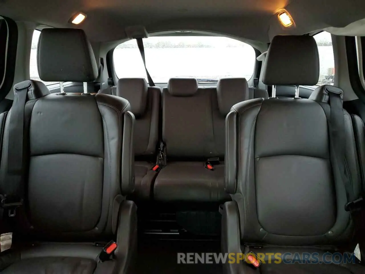 10 fotografías del automóvil dañado 5FNRL6H73KB057624 HONDA All Models 2019
