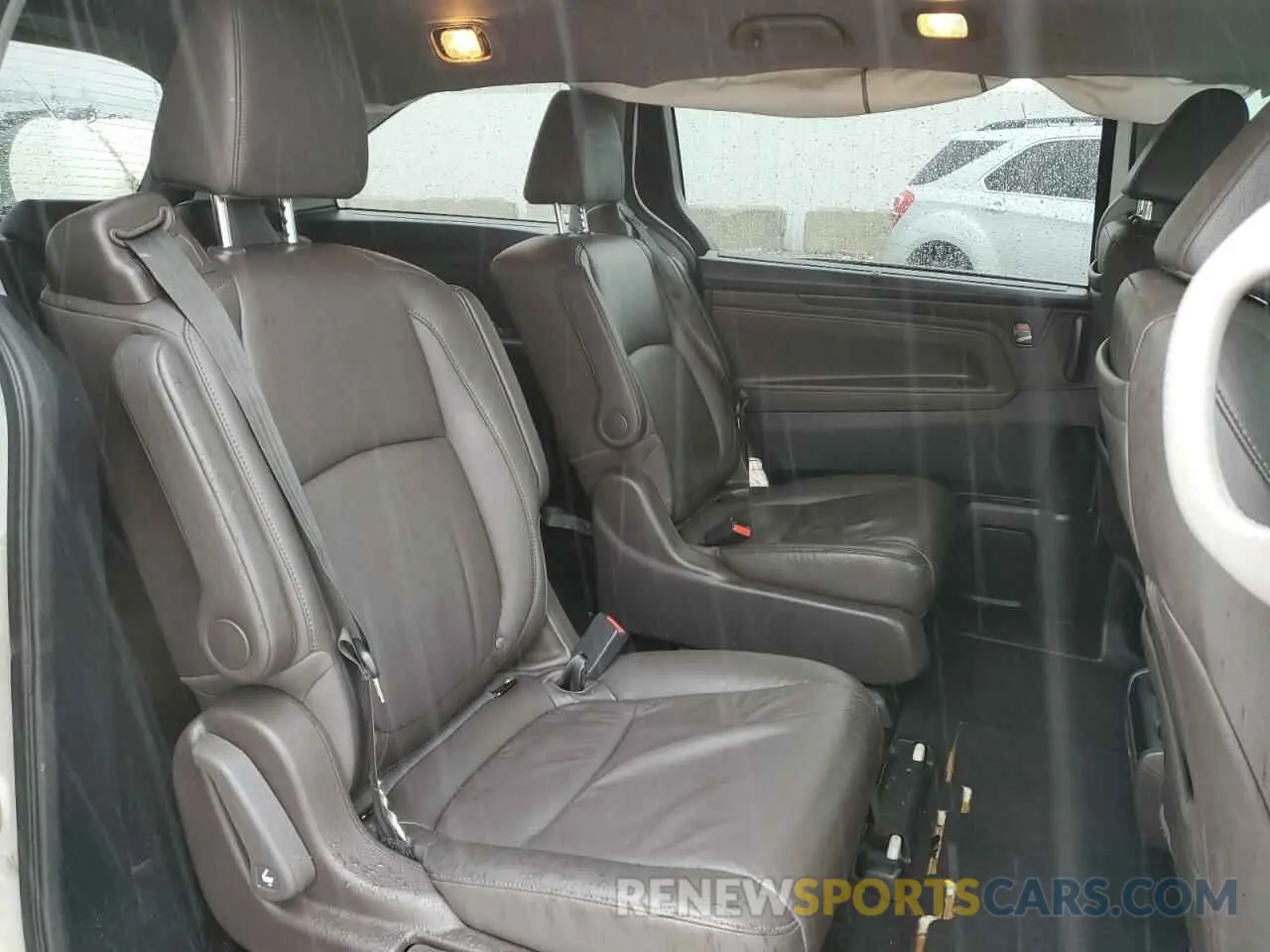 11 fotografías del automóvil dañado 5FNRL6H73KB057624 HONDA All Models 2019
