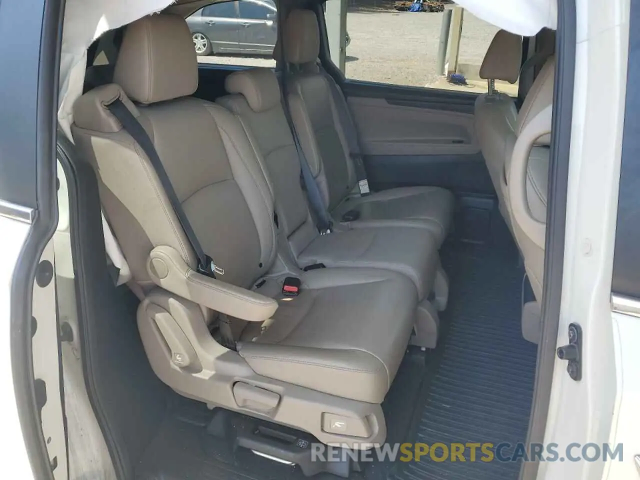 10 fotografías del automóvil dañado 5FNRL6H73KB084208 HONDA All Models 2019