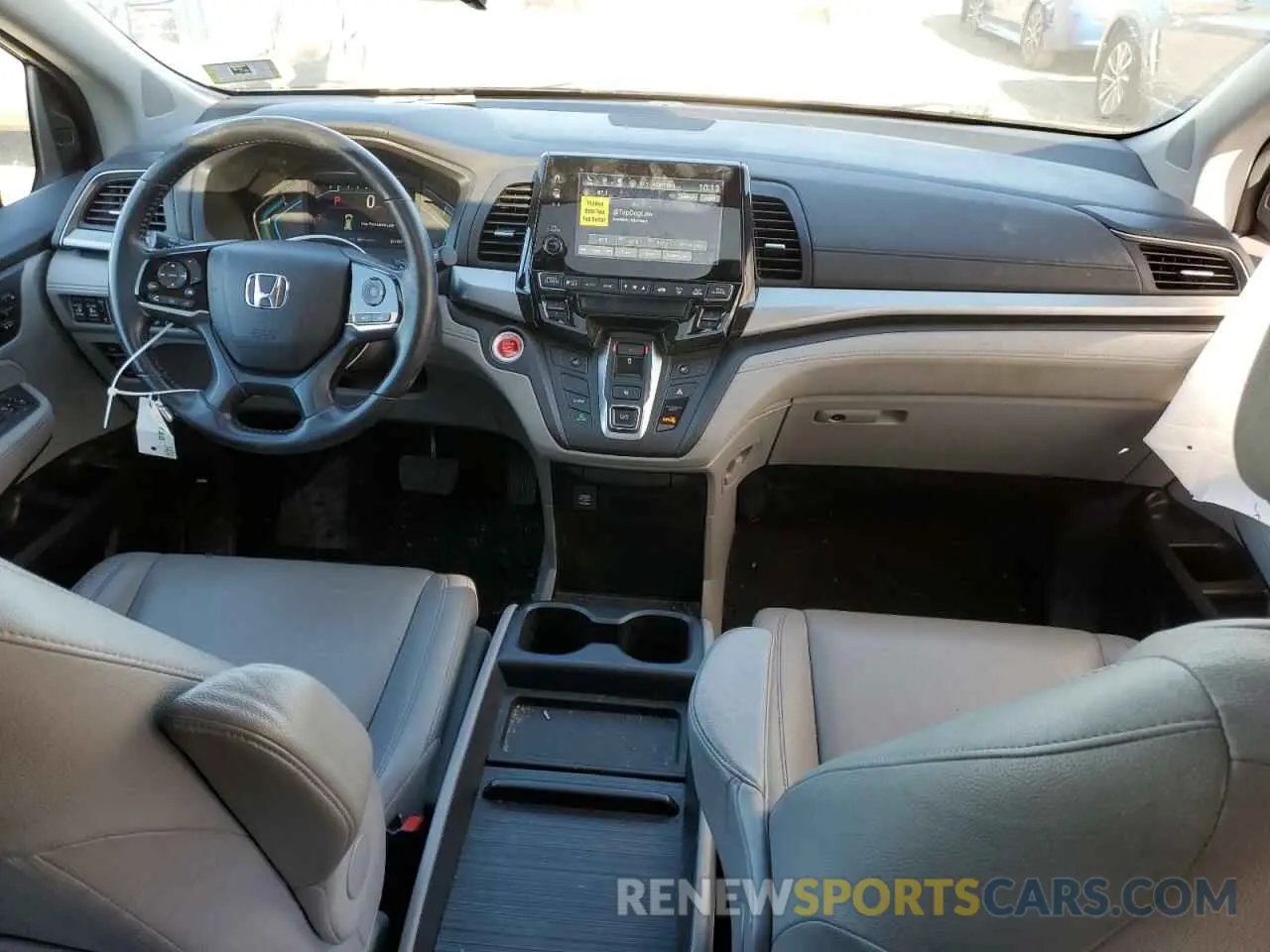 8 fotografías del automóvil dañado 5FNRL6H74KB073086 HONDA All Models 2019