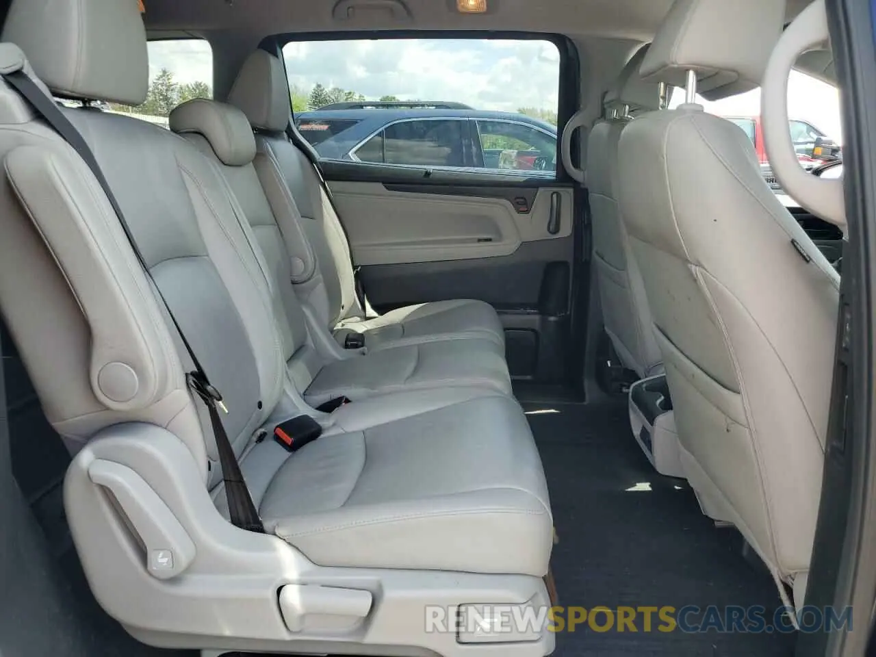 11 fotografías del automóvil dañado 5FNRL6H74KB077977 HONDA All Models 2019