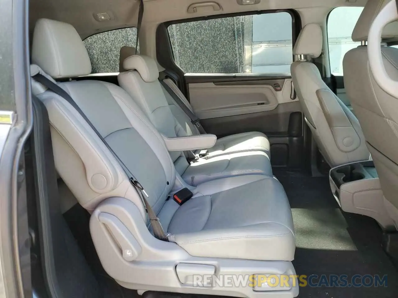 11 fotografías del automóvil dañado 5FNRL6H74KB079468 HONDA All Models 2019