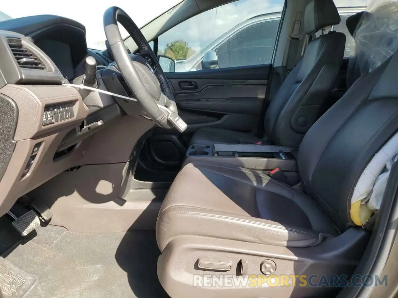 7 fotografías del automóvil dañado 5FNRL6H74KB099395 HONDA All Models 2019