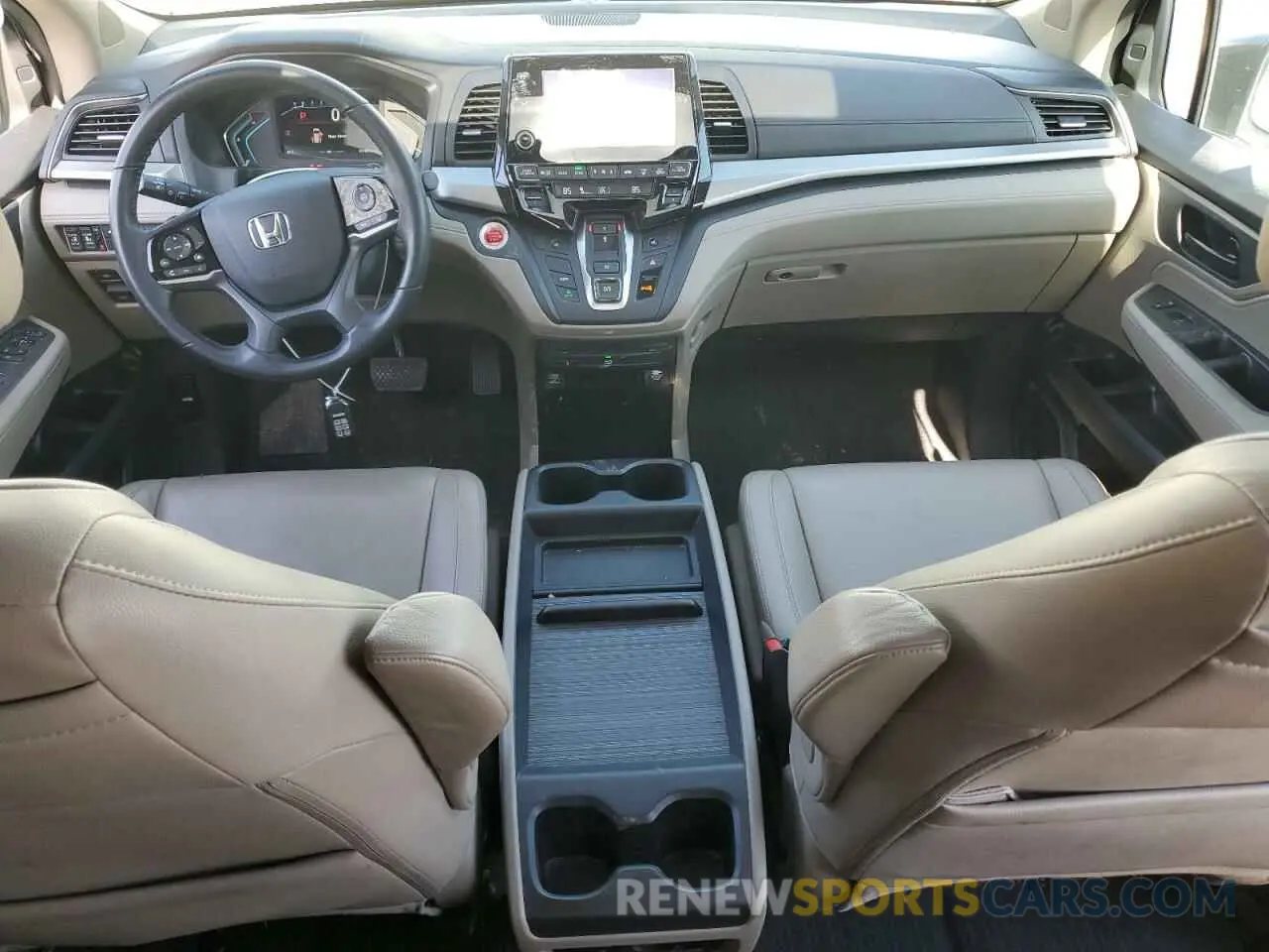 8 fotografías del automóvil dañado 5FNRL6H76KB058458 HONDA All Models 2019